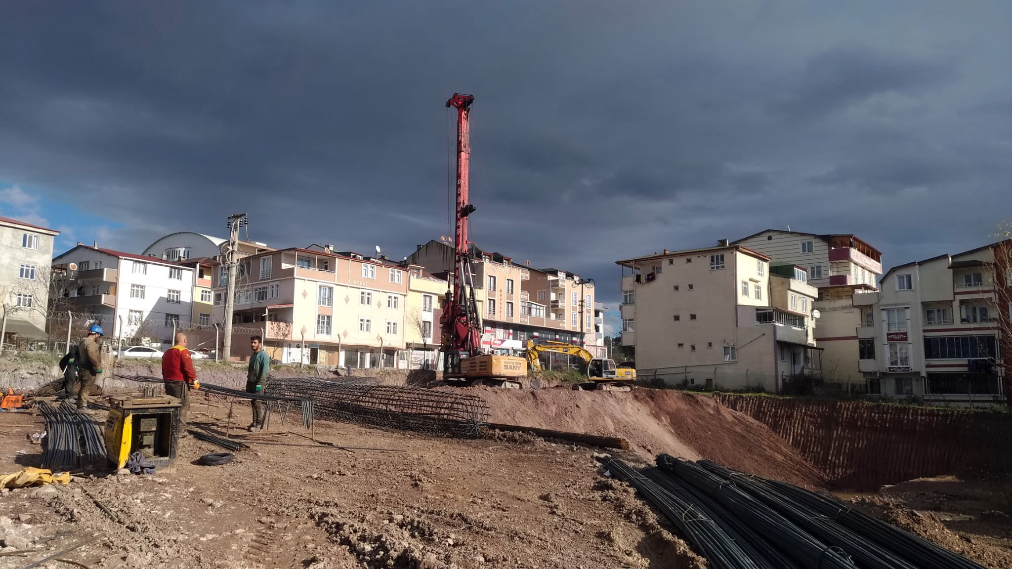 KÖRFEZ’DE 5000 METREKÜP KAPASİTELİ DEPO İNŞAATI BAŞLADI