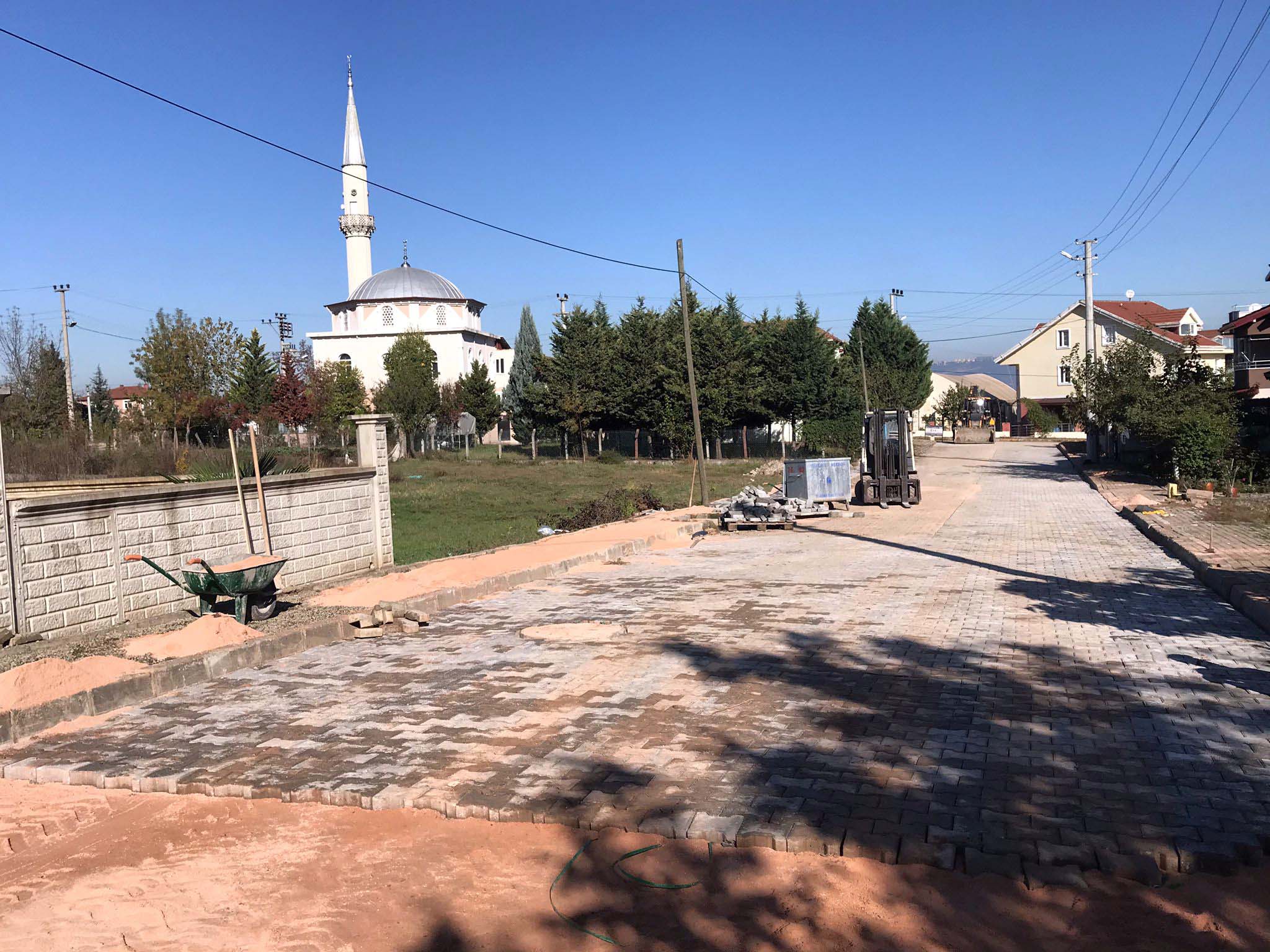 BAŞİSKELE’DE ALTYAPIDAN SONRA ÜSTYAPI ÇALIŞMALARI YAPILIYOR