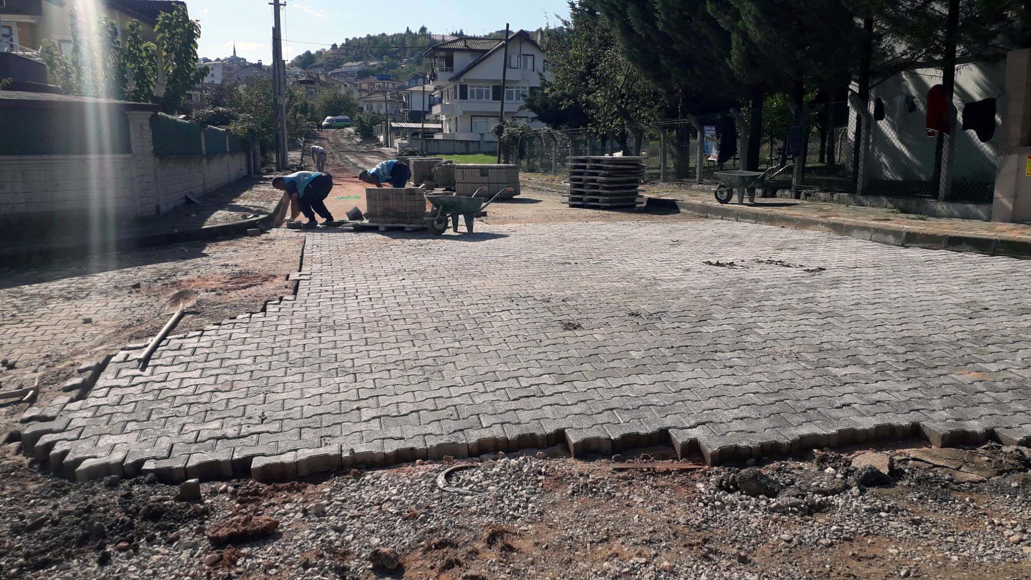 BAŞİSKELE’DE ALTYAPIDAN SONRA ÜSTYAPI ÇALIŞMALARI YAPILIYOR