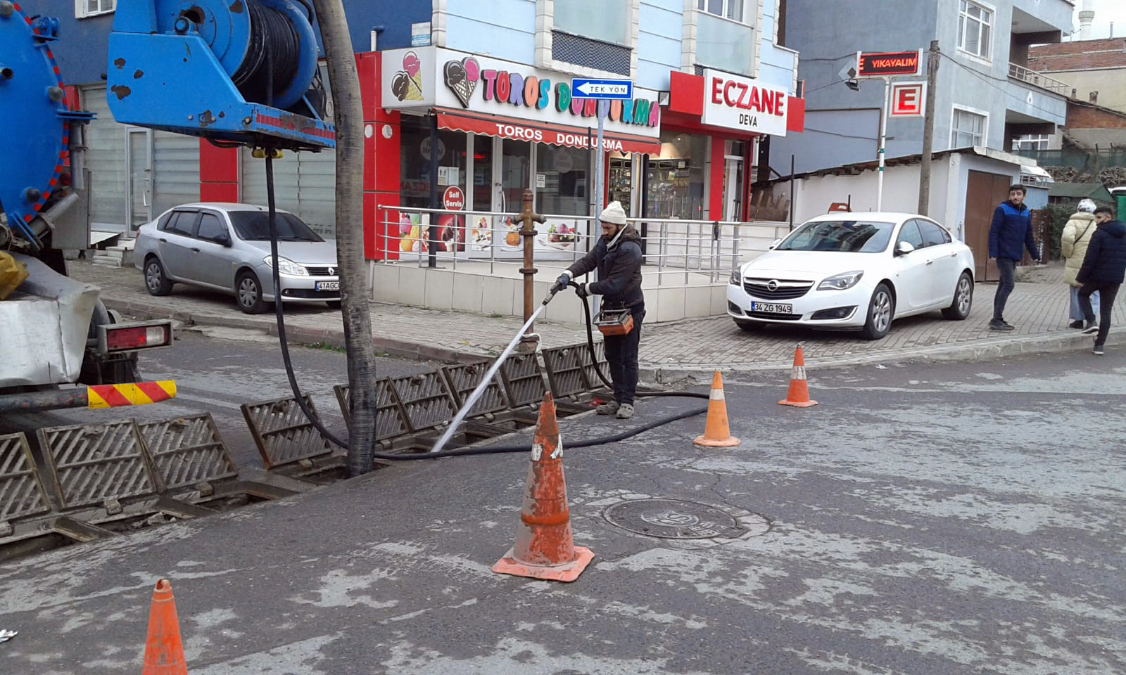 GEBZE’NİN ALTYAPI HATLARINDA TEMİZLİK YAPILIYOR