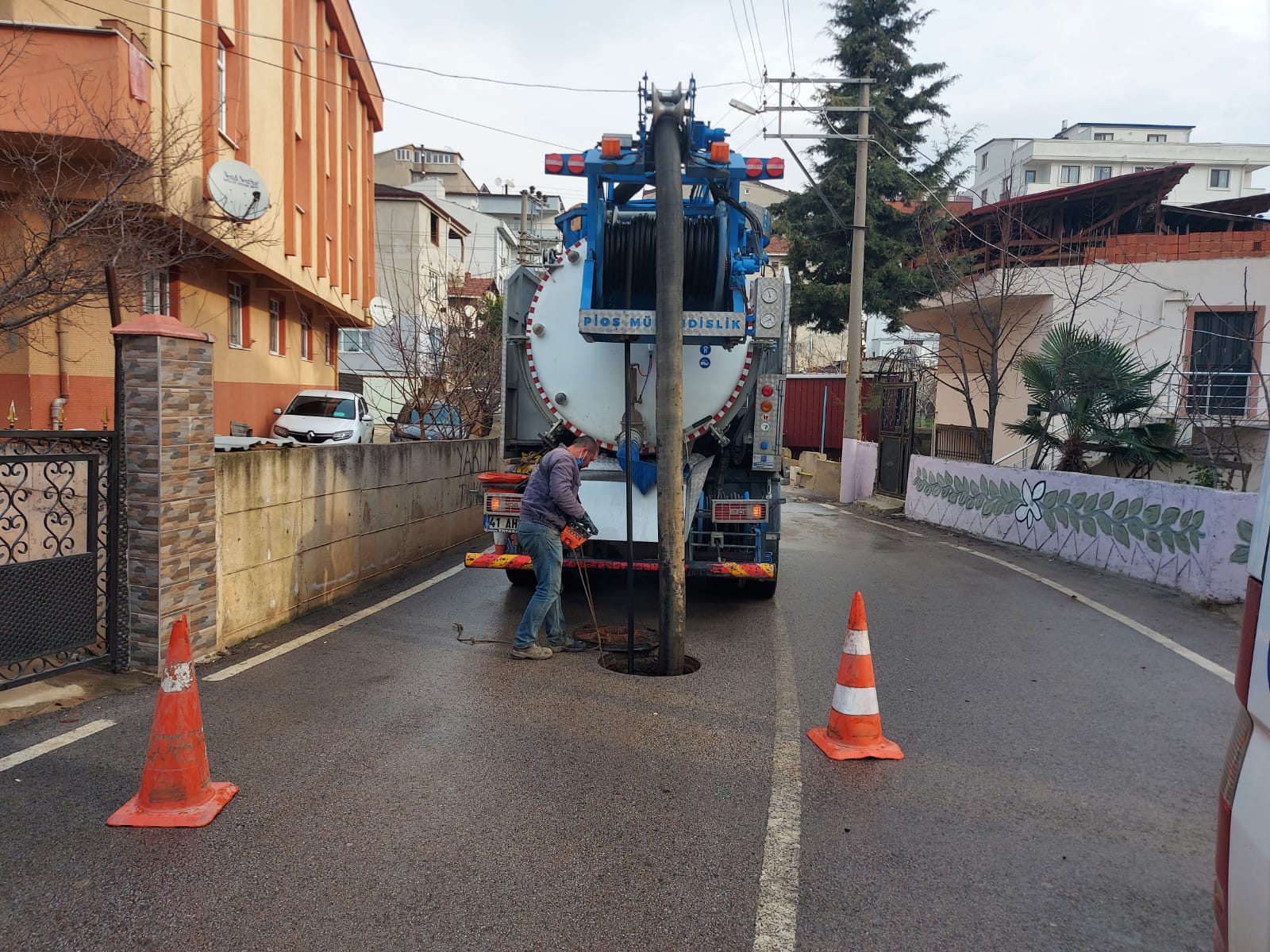 GEBZE’NİN ALTYAPI HATLARINDA TEMİZLİK YAPILIYOR