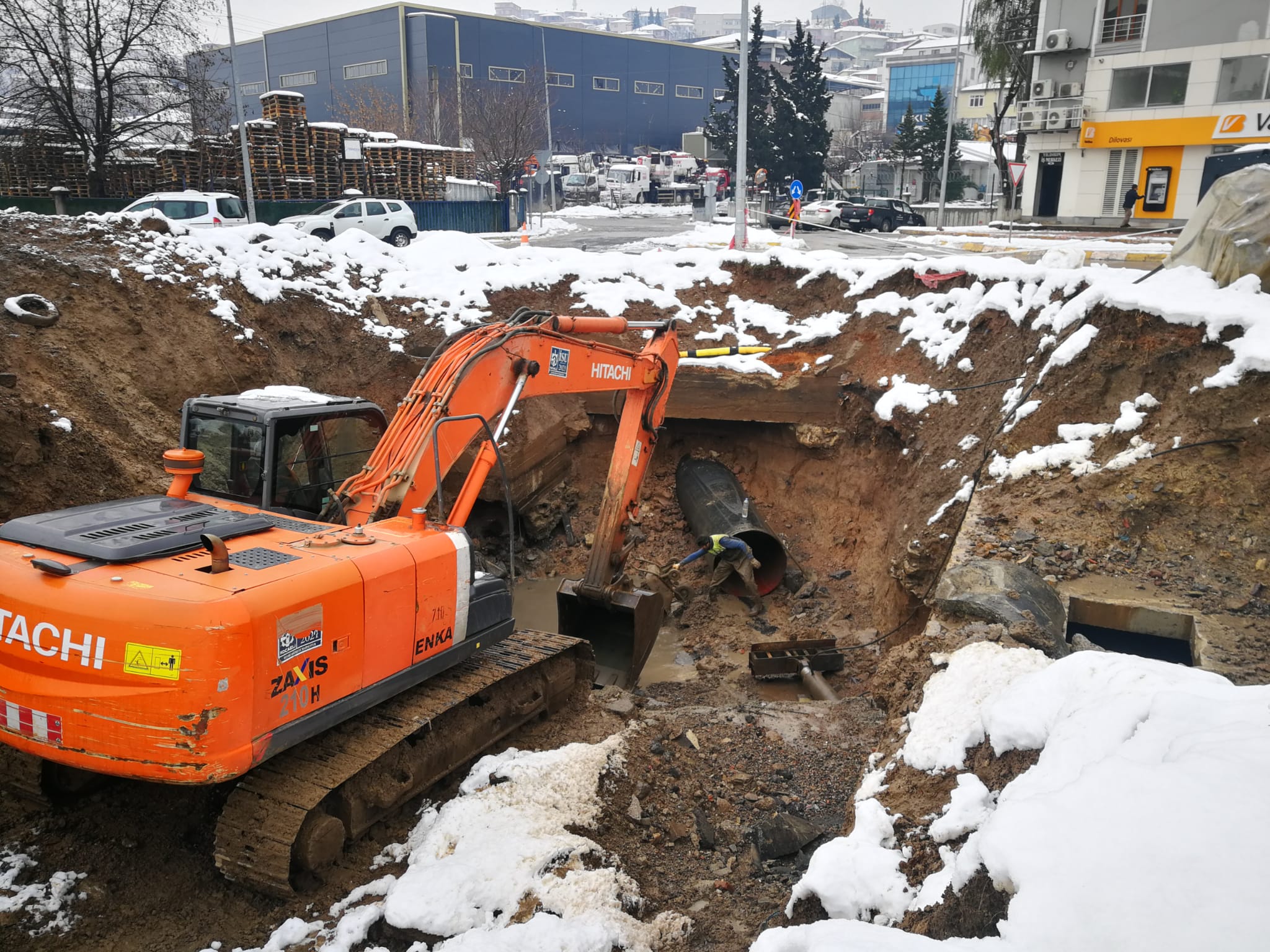 KAR SONRASI ALTYAPI VE ÜSTYAPI ÇALIŞMALARI BAŞLADI