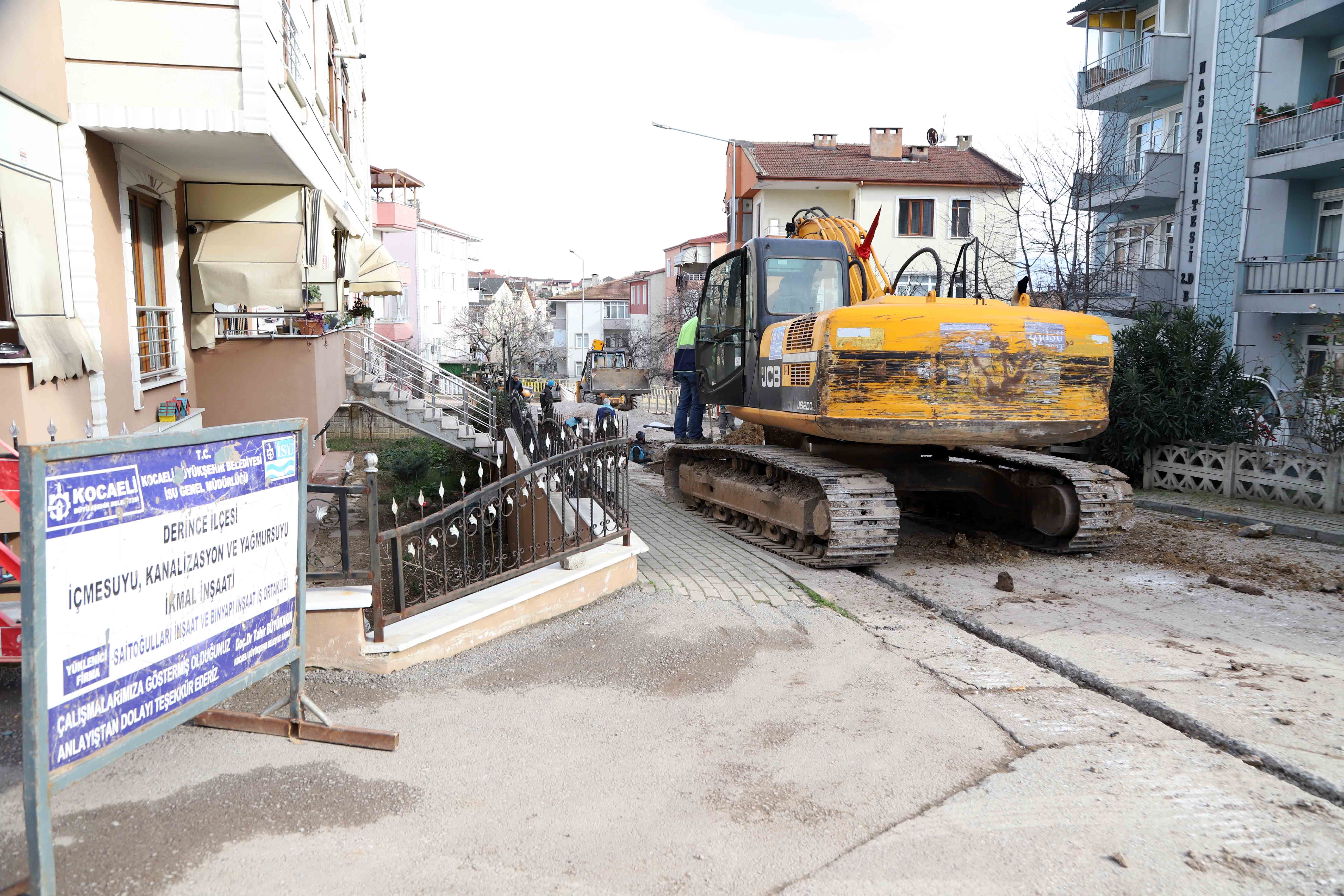 DERİNCE DUMLUPINAR MAHALLESİNDE ALTYAPI ÇALIŞMALARI DEVAM EDİYOR