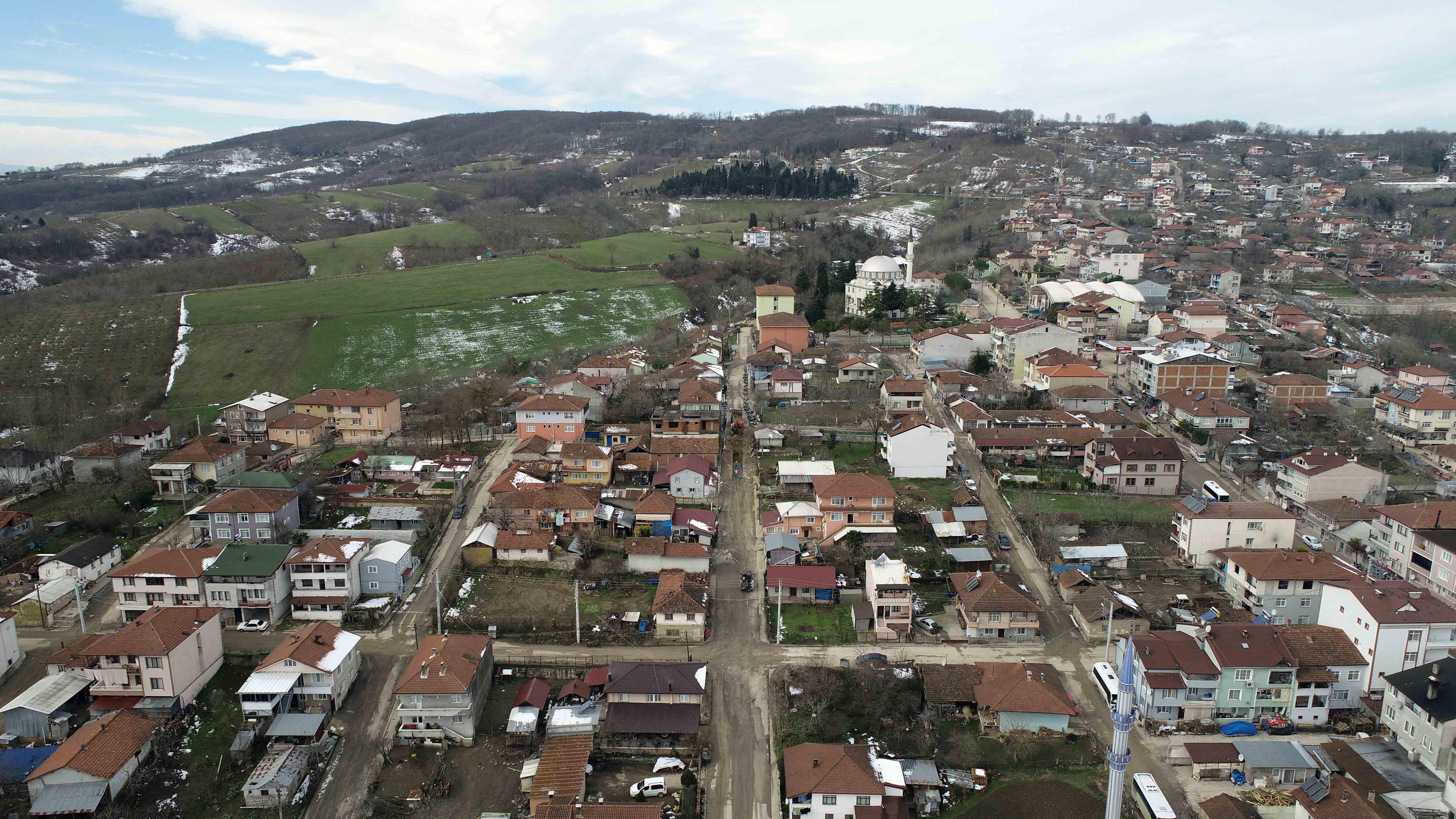 AKMEŞE’DE ALTYAPI ÇALIŞMALARI DEVAM EDİYOR  