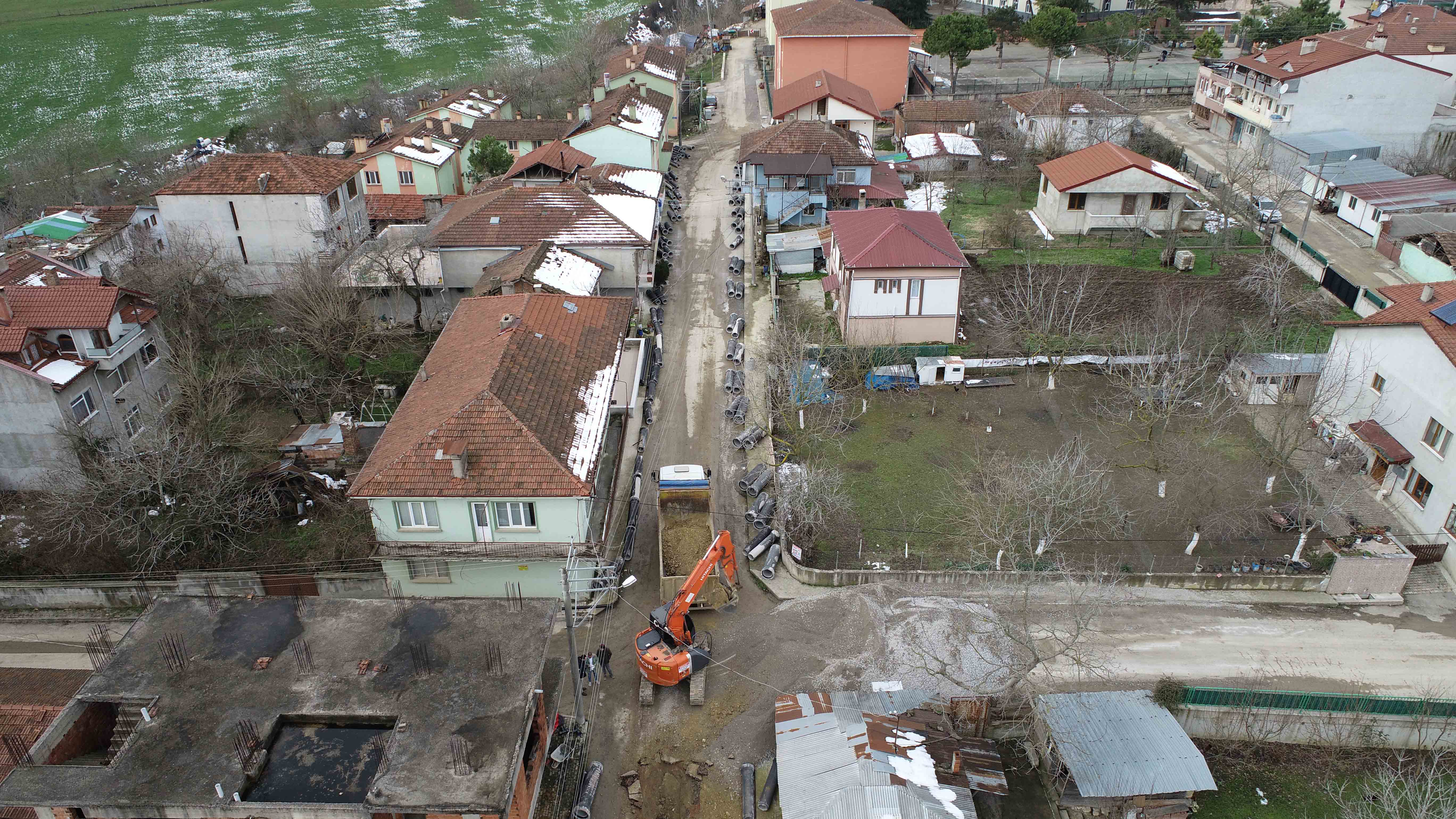 AKMEŞE’DE ALTYAPI ÇALIŞMALARI DEVAM EDİYOR  