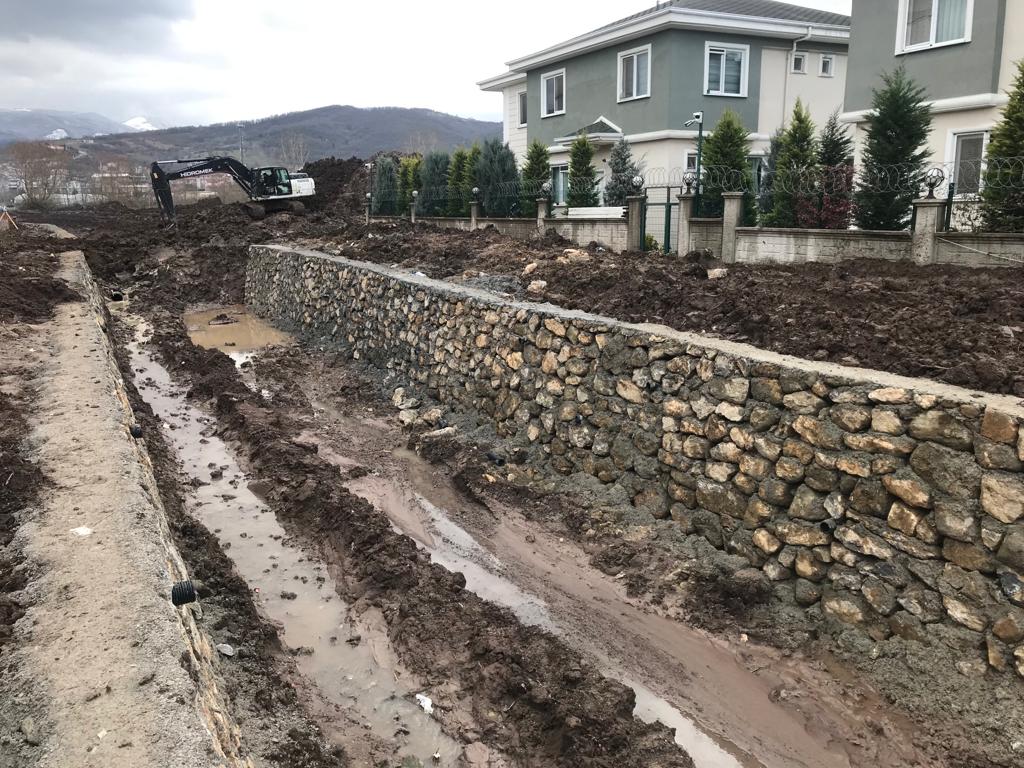 BAŞİSKELE ATAKENT DERESİ’NDE ISLAH ÇALIŞMALARI YAPILIYOR