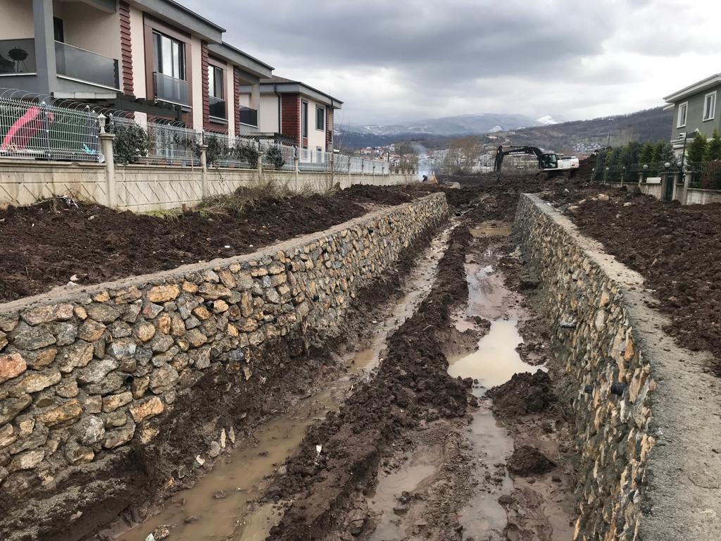 BAŞİSKELE ATAKENT DERESİ’NDE ISLAH ÇALIŞMALARI YAPILIYOR