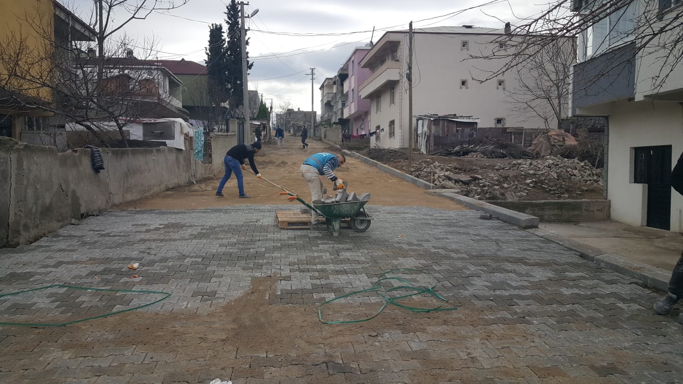 DİLOVASI’NDA ALTYAPI VE ÜSTYAPI ÇALIŞMALARI SÜRÜYOR