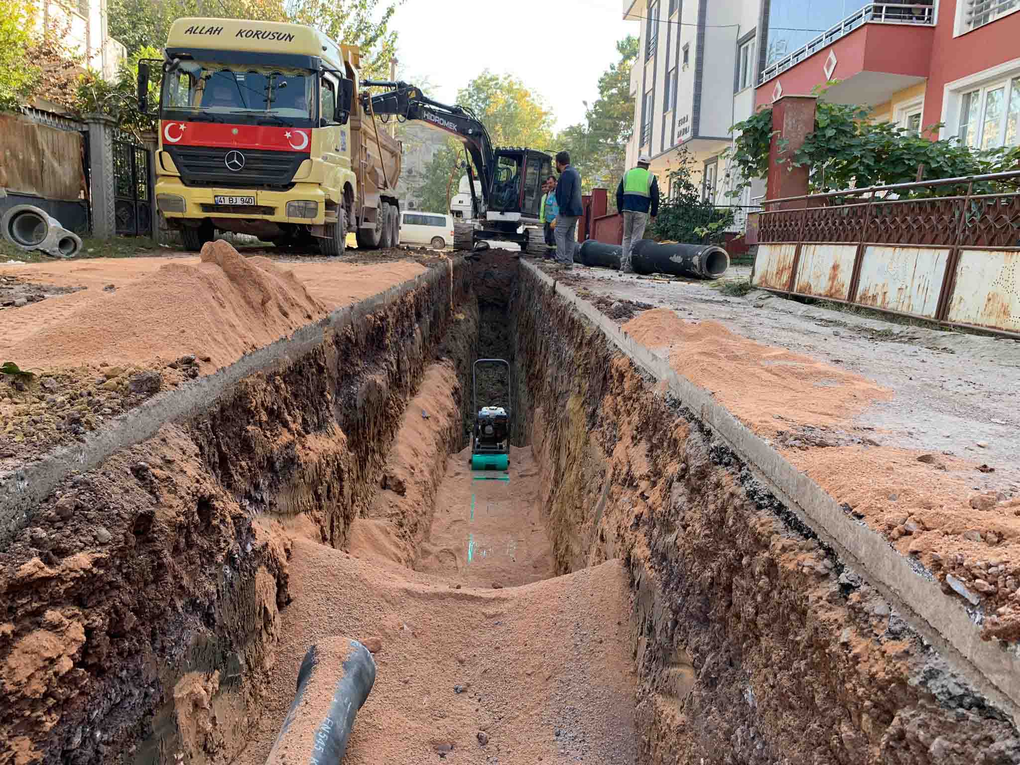 DERİNCE’DE 132 KM ALTYAPI VE 123 MİLYON LİRA HARCAMA YAPILDI