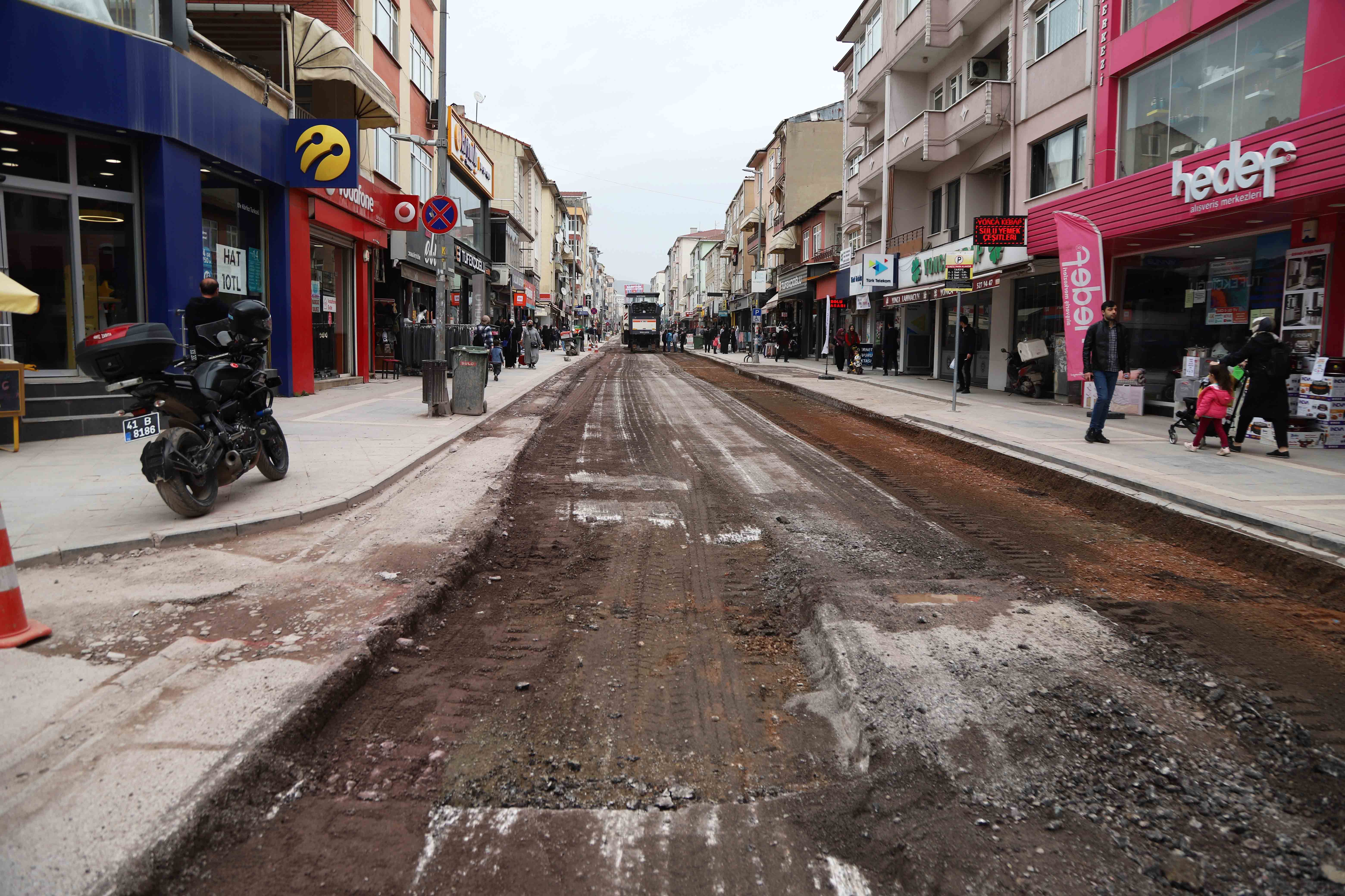 İSU, KÖRFEZ AĞADERE CADDESİNDE ÜSTYAPI ÇALIŞMALARINA BAŞLADI