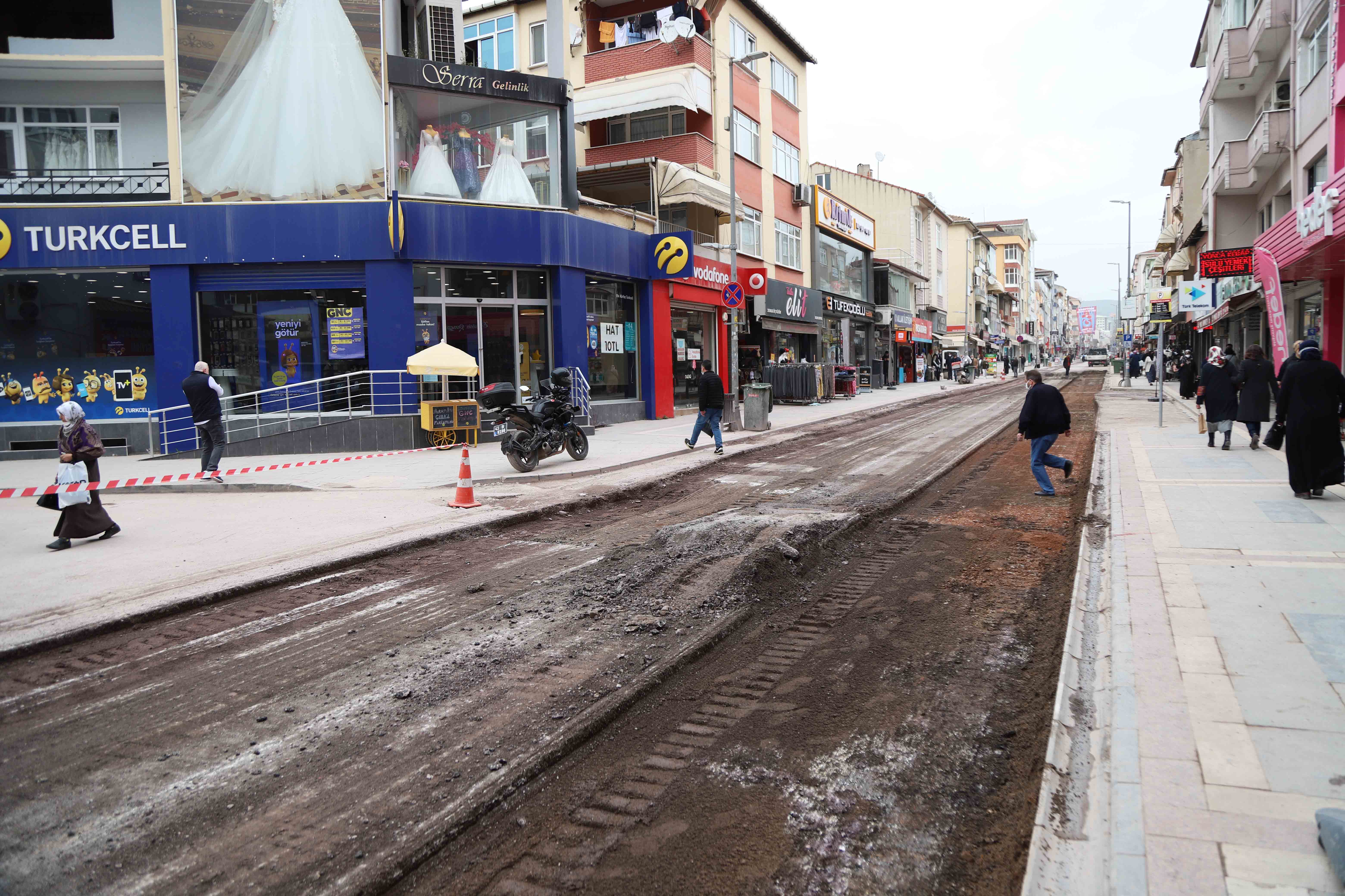 İSU, KÖRFEZ AĞADERE CADDESİNDE ÜSTYAPI ÇALIŞMALARINA BAŞLADI