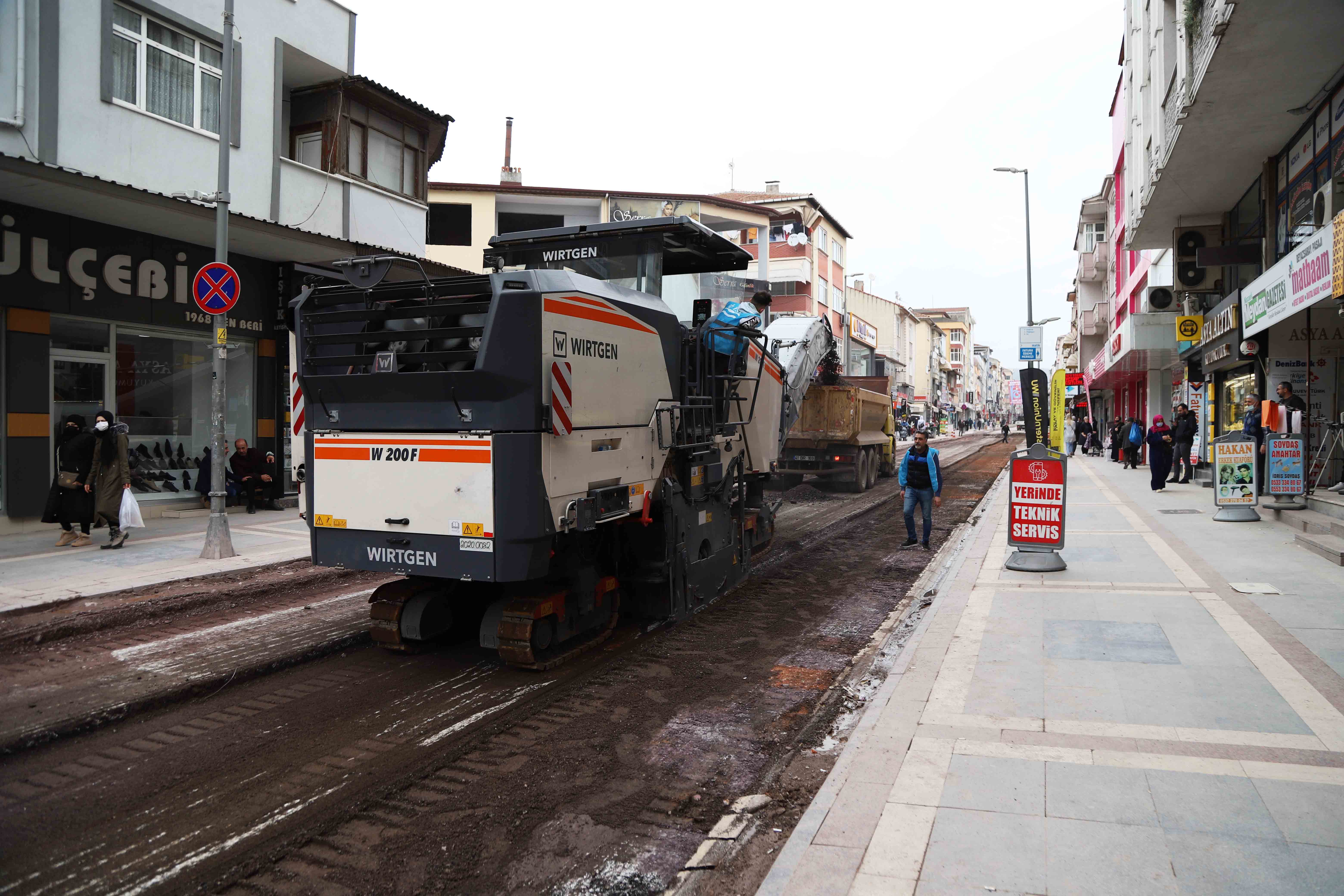 İSU, KÖRFEZ AĞADERE CADDESİNDE ÜSTYAPI ÇALIŞMALARINA BAŞLADI