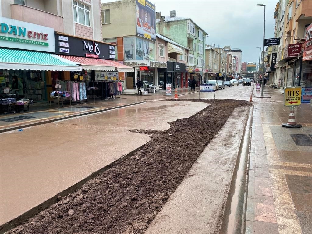   KÖRFEZ AĞADERE CADDESİNDE ALTYAPI ÇALIŞMALARI TAMAMLANDI  