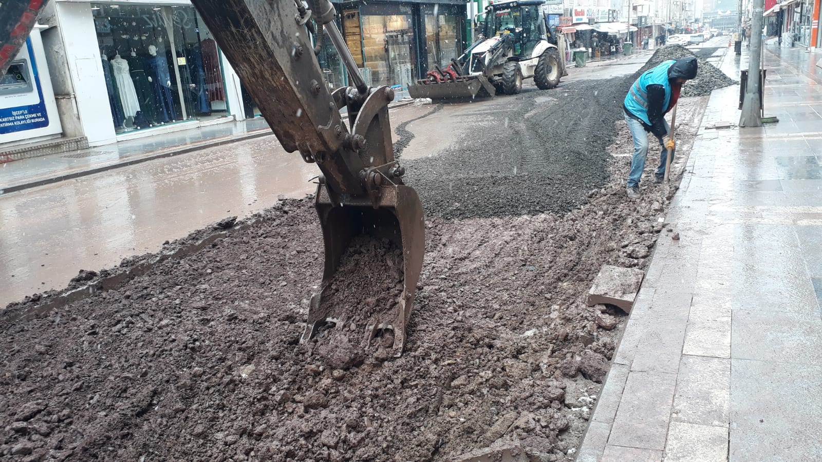   KÖRFEZ AĞADERE CADDESİNDE ALTYAPI ÇALIŞMALARI TAMAMLANDI  