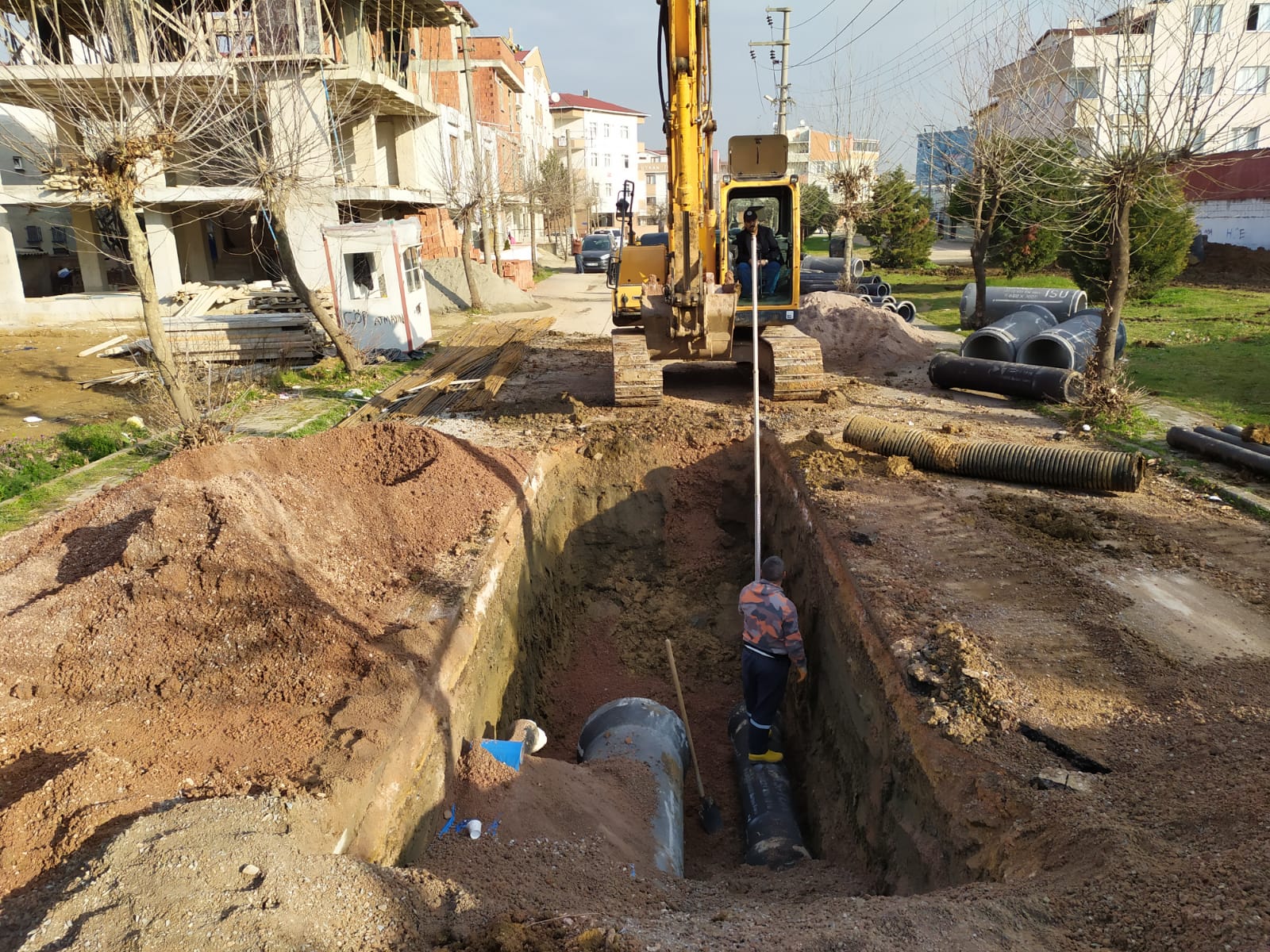 DARICA SIRASÖĞÜTLER’DE ALTYAPI ÇALIŞMASI