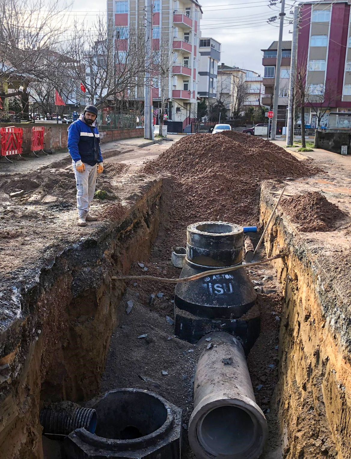 DARICA SIRASÖĞÜTLER’DE ALTYAPI ÇALIŞMASI