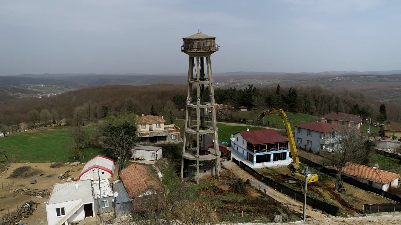 GEBZE KARGALI’DA AYAKLI SU DEPOSU YIKILIYOR