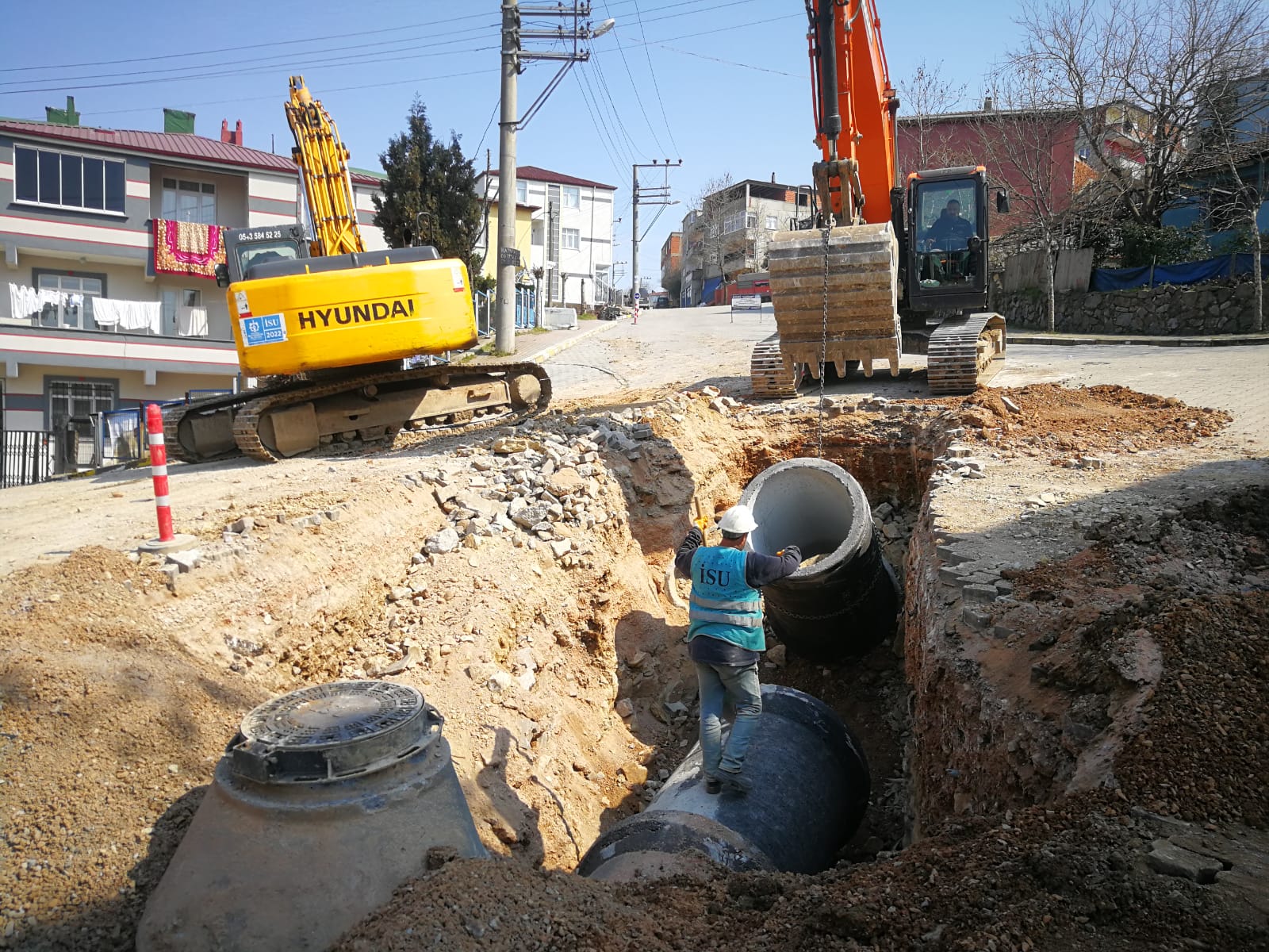 İSU 33 ŞANTİYE İLE ALTYAPI VE ÜSTYAPI ÇALIŞMALARI GERÇEKLEŞTİRİYOR