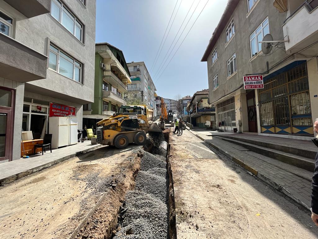 İSU 33 ŞANTİYE İLE ALTYAPI VE ÜSTYAPI ÇALIŞMALARI GERÇEKLEŞTİRİYOR
