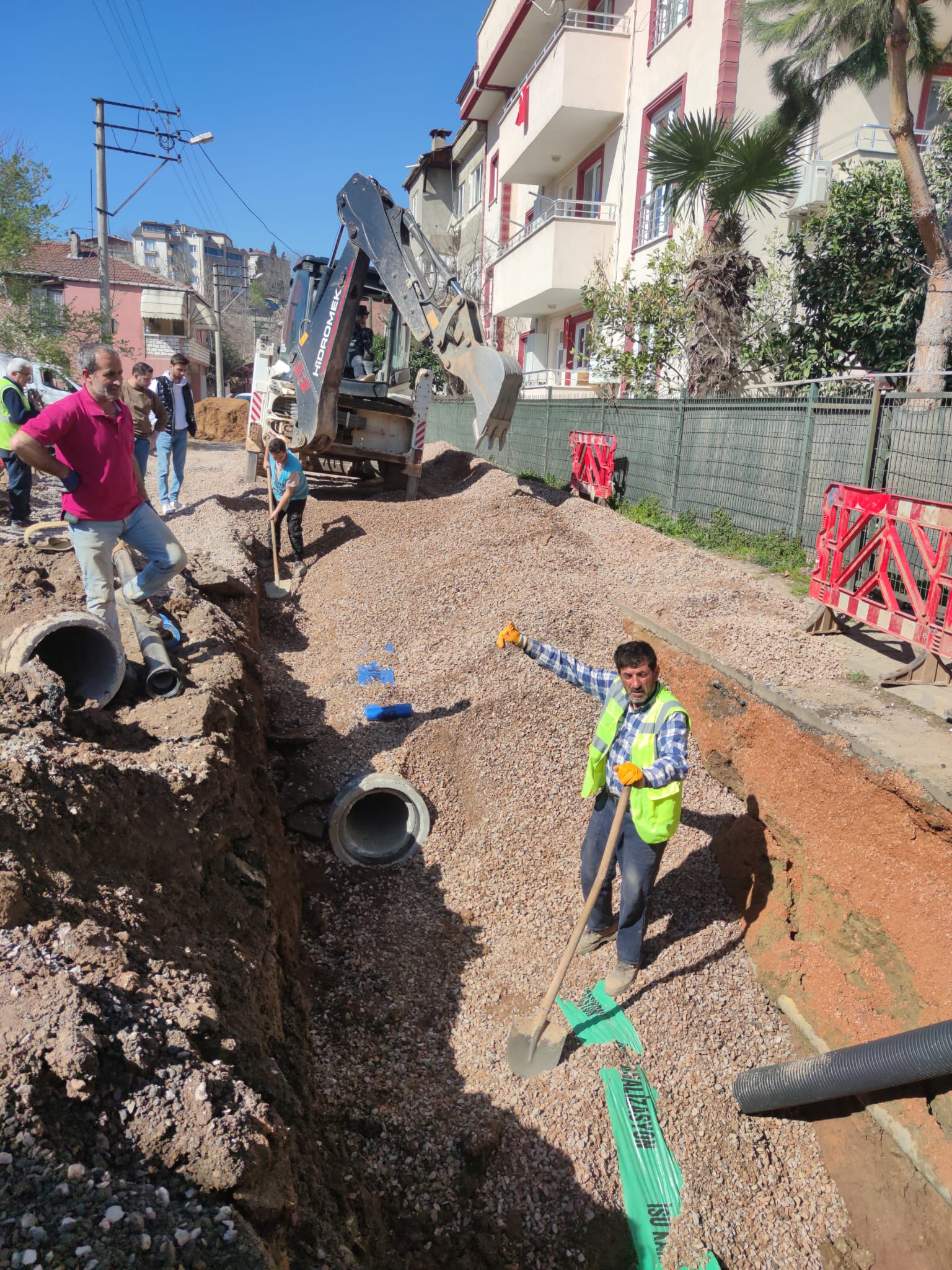İSU, DERİNCE’DE YOĞUN ÇALIŞMALAR GERÇEKLEŞTİRİYOR