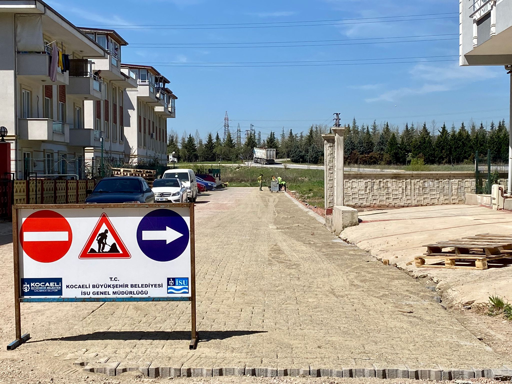 KARTEPE’DE ALTYAPIDAN SONRA ÜSTYAPI ÇALIŞMALARI YAPILIYOR