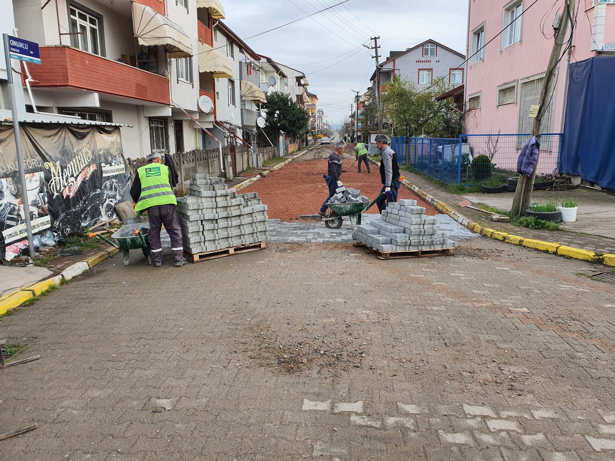 KARTEPE’DE ALTYAPIDAN SONRA ÜSTYAPI ÇALIŞMALARI YAPILIYOR