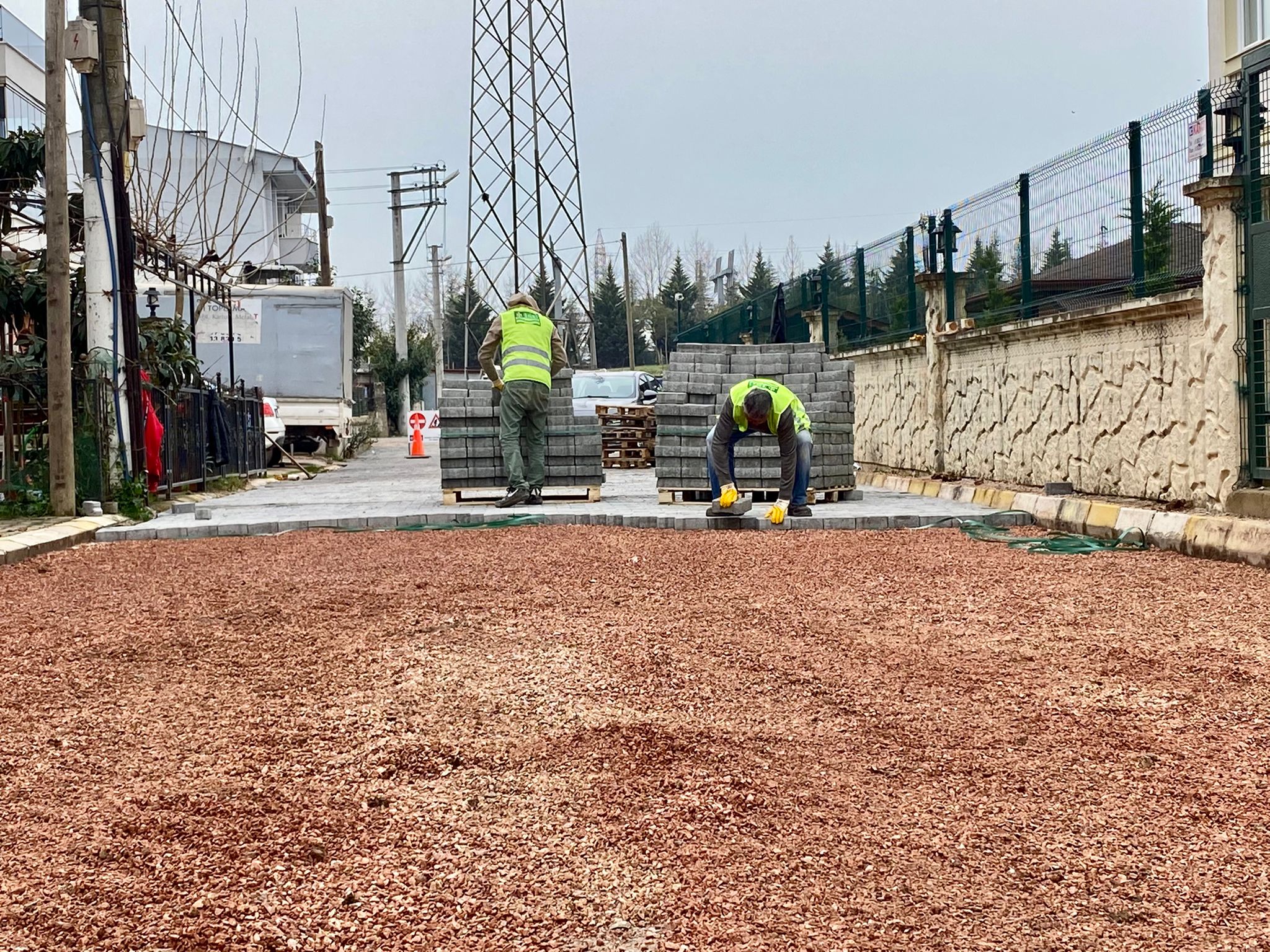 KARTEPE’DE ALTYAPIDAN SONRA ÜSTYAPI ÇALIŞMALARI YAPILIYOR