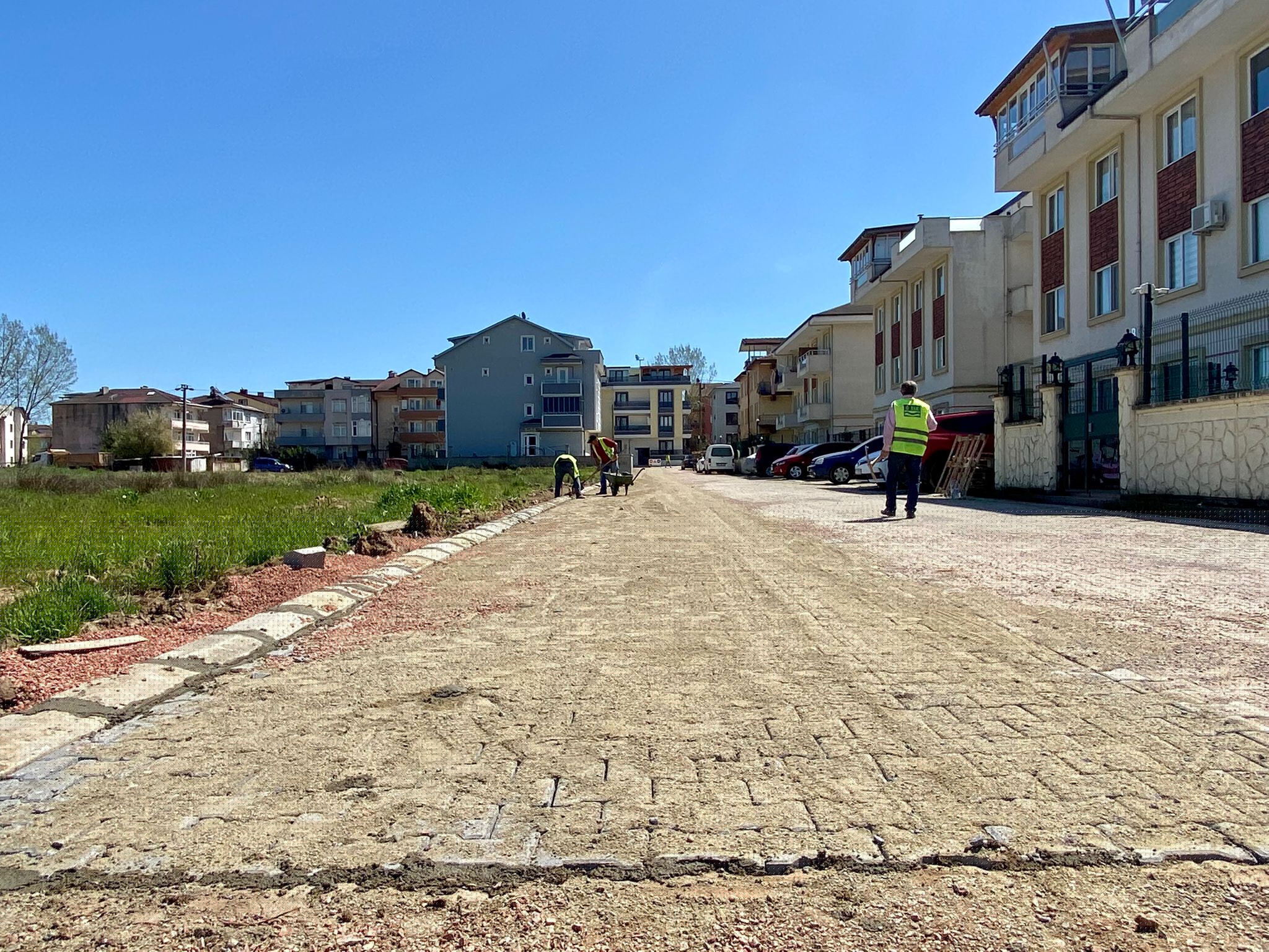 KARTEPE’DE ALTYAPIDAN SONRA ÜSTYAPI ÇALIŞMALARI YAPILIYOR