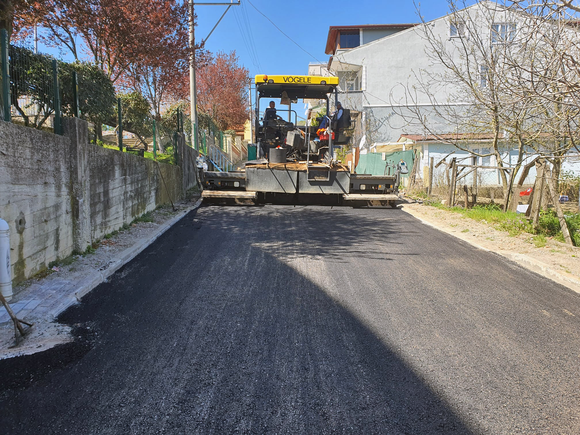 İZMİT AKMEŞE’DE ALTYAPI VE ÜSTYAPI ÇALIŞMALARI SÜRÜYOR