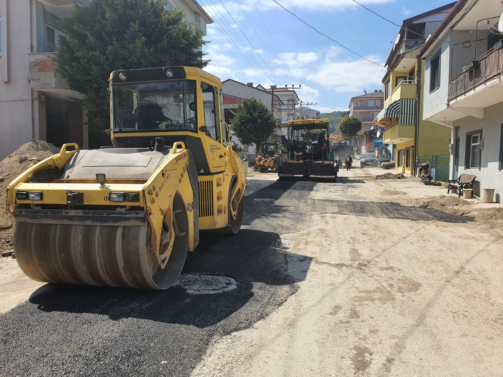 İZMİT AKMEŞE’DE ALTYAPI VE ÜSTYAPI ÇALIŞMALARI SÜRÜYOR