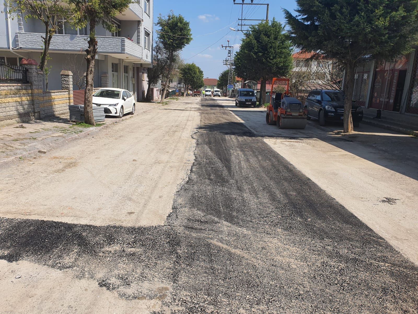 İZMİT AKMEŞE’DE ALTYAPI VE ÜSTYAPI ÇALIŞMALARI SÜRÜYOR