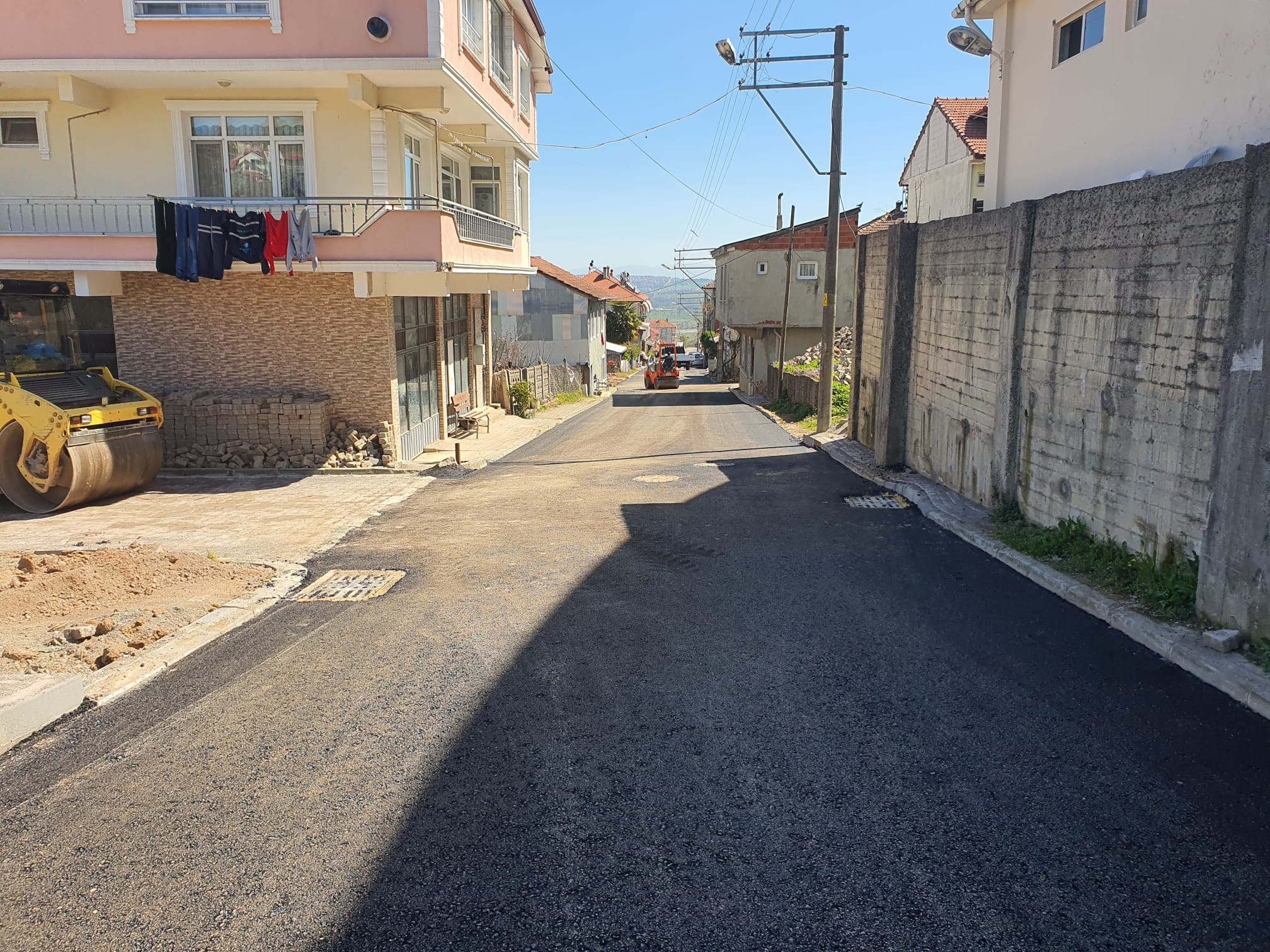 İZMİT AKMEŞE’DE ALTYAPI VE ÜSTYAPI ÇALIŞMALARI SÜRÜYOR