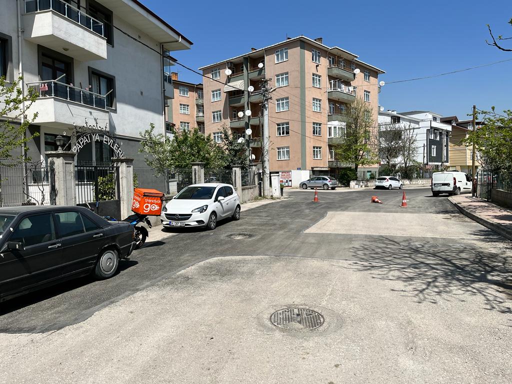 GÖLCÜK’TE ALTYAPISI TAMAMLANAN YERLERİN ÜSTYAPISI YAPILIYOR