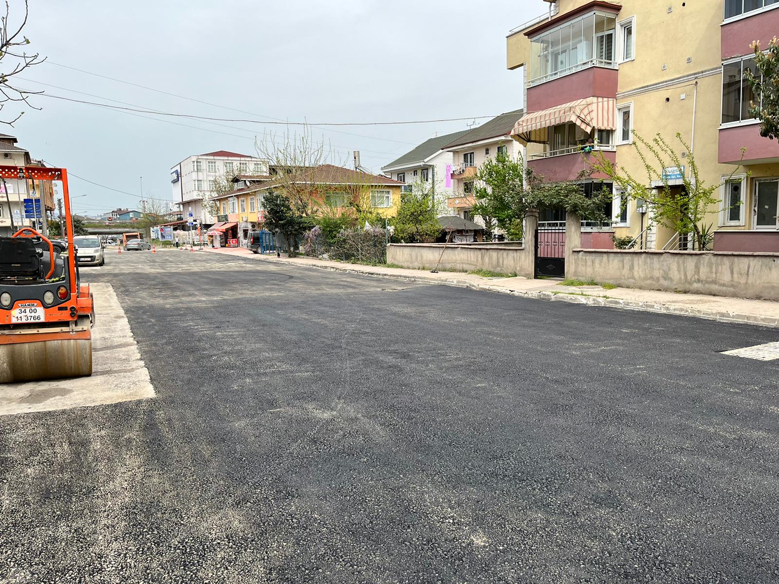 GÖLCÜK’TE ALTYAPISI TAMAMLANAN YERLERİN ÜSTYAPISI YAPILIYOR