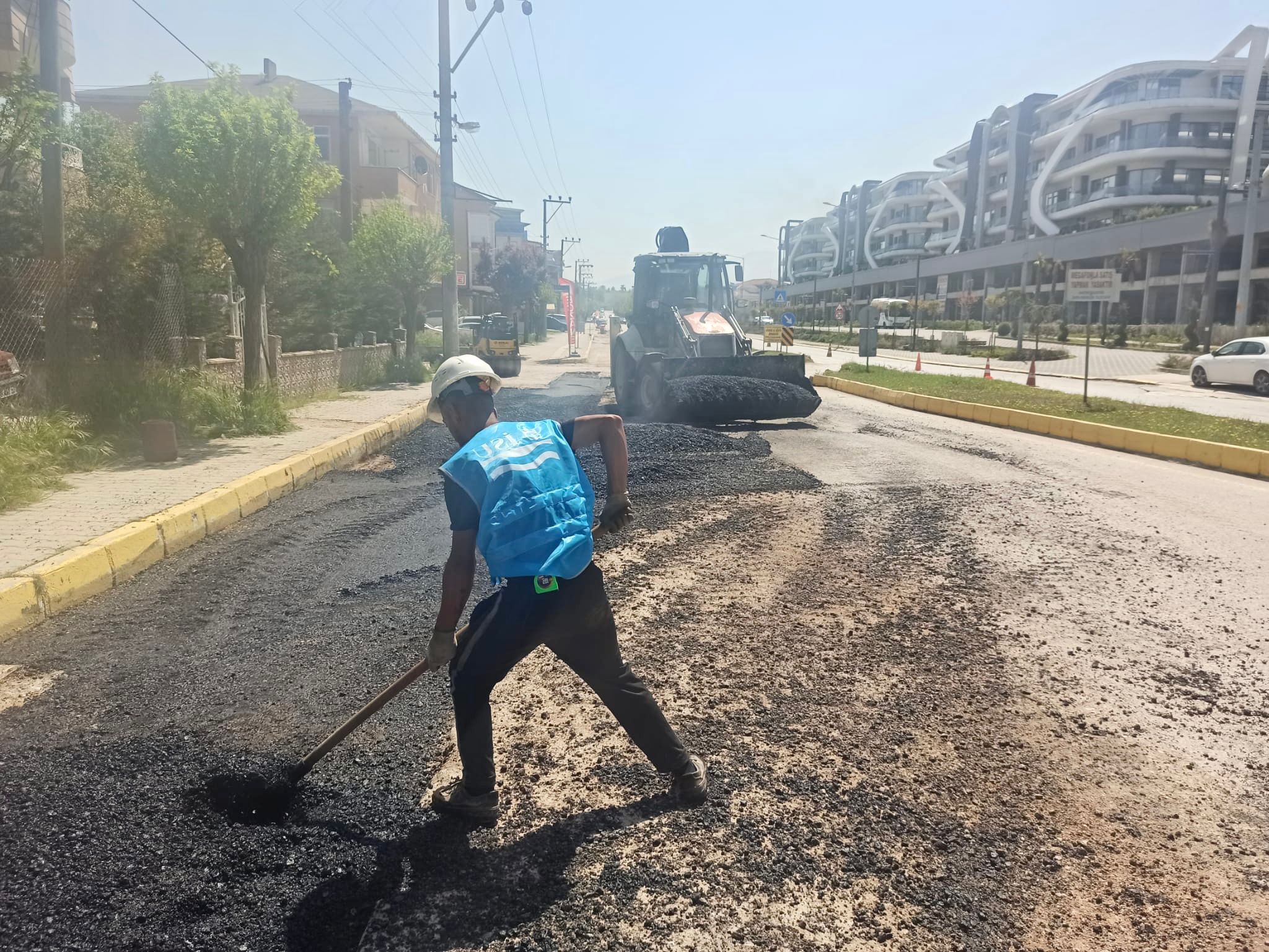 KARTEPE EMEKEVLER MAHALLESİNDE ÜSTYAPI ÇALIŞMALARI YAPILIYOR