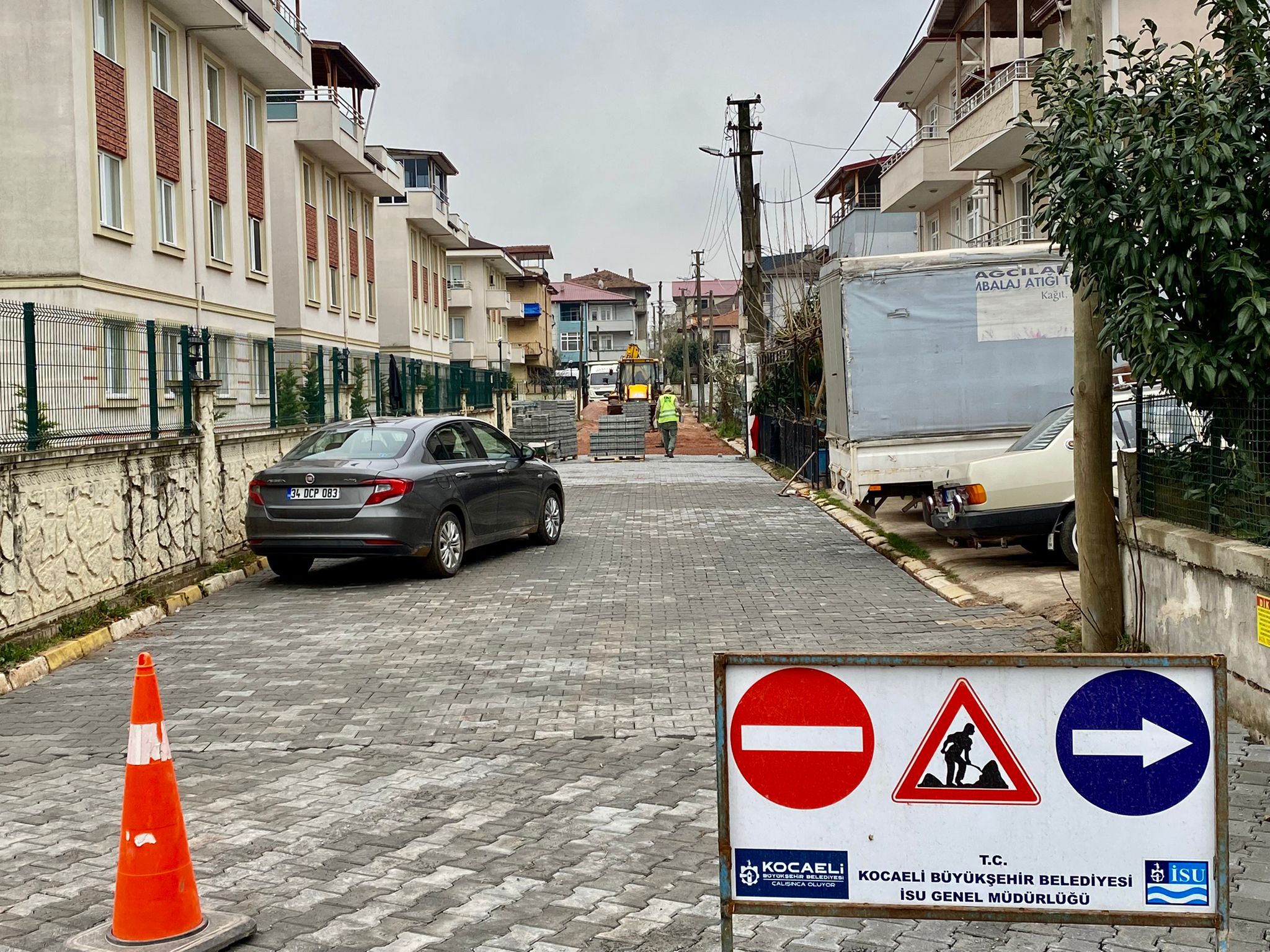 KARTEPE EMEKEVLER MAHALLESİNDE ÜSTYAPI ÇALIŞMALARI YAPILIYOR