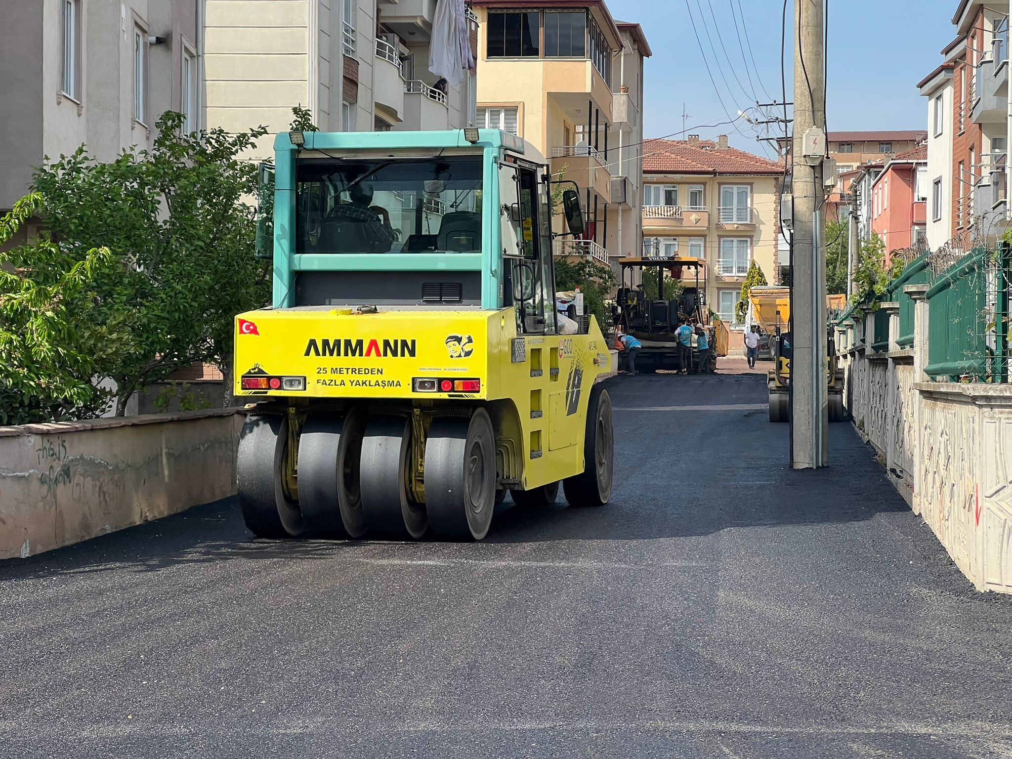 DERİNCE’DE 3 MAHALLEDE ÜSTYAPI ÇALIŞMALARI SÜRÜYOR