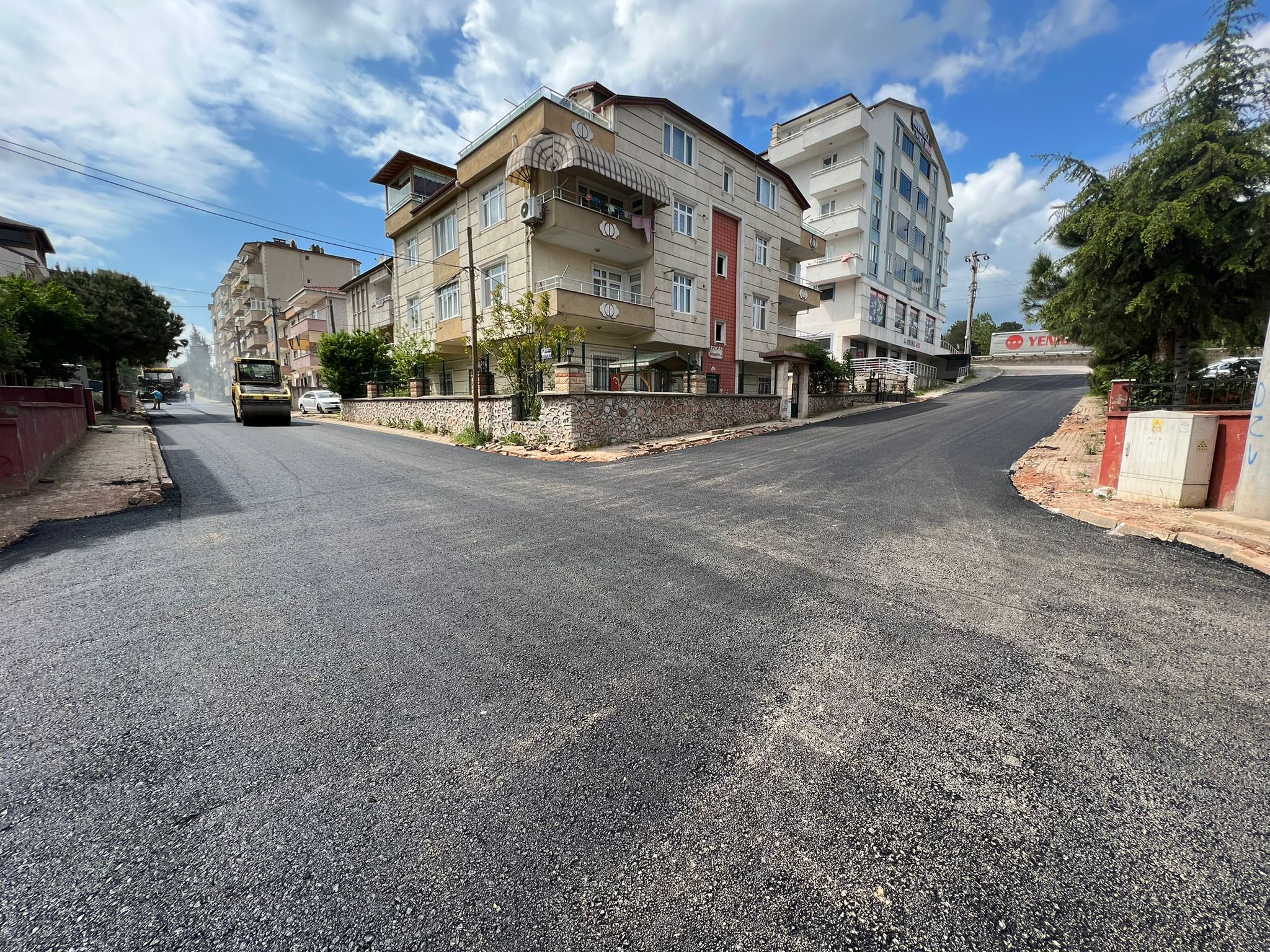 DERİNCE’DE 3 MAHALLEDE ÜSTYAPI ÇALIŞMALARI SÜRÜYOR