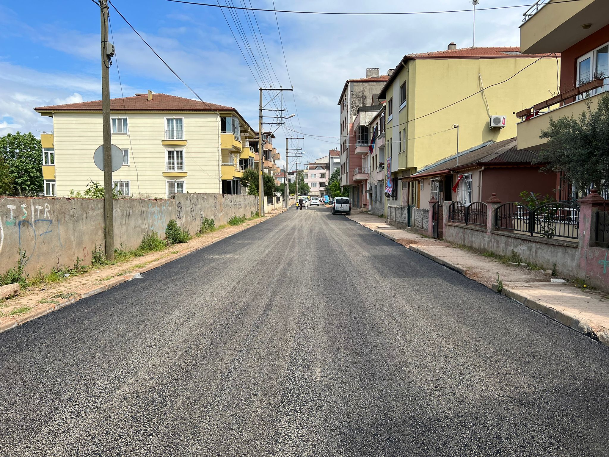 DERİNCE’DE 3 MAHALLEDE ÜSTYAPI ÇALIŞMALARI SÜRÜYOR