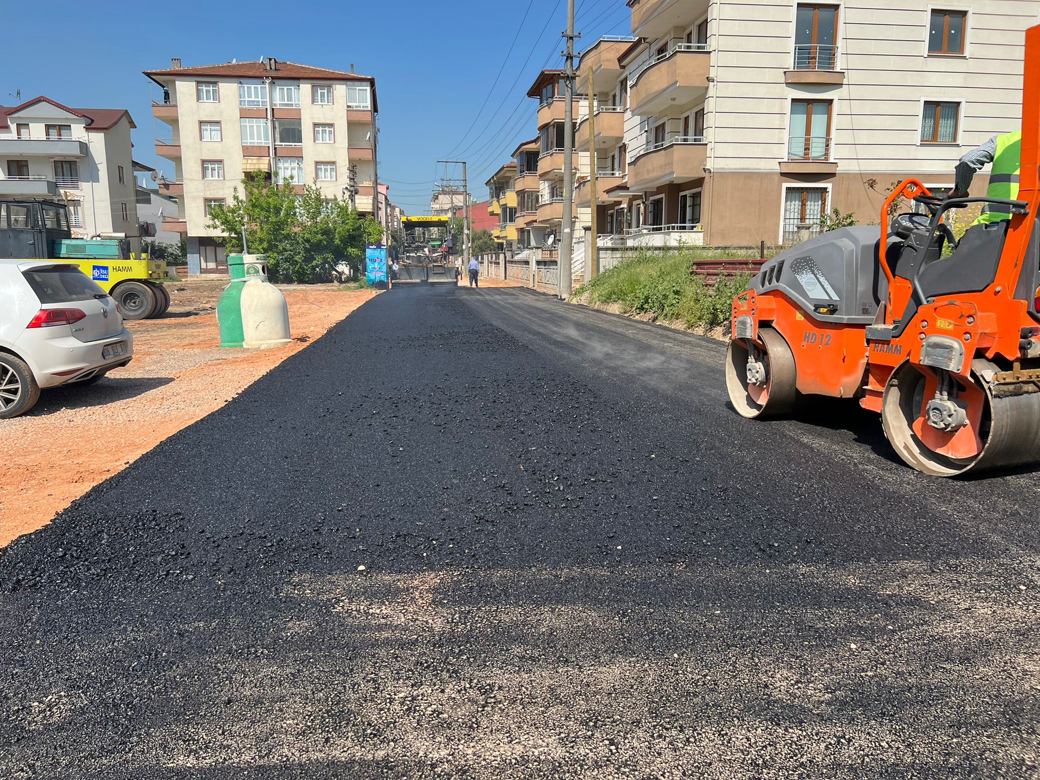 DERİNCE’DE 3 MAHALLEDE ÜSTYAPI ÇALIŞMALARI SÜRÜYOR