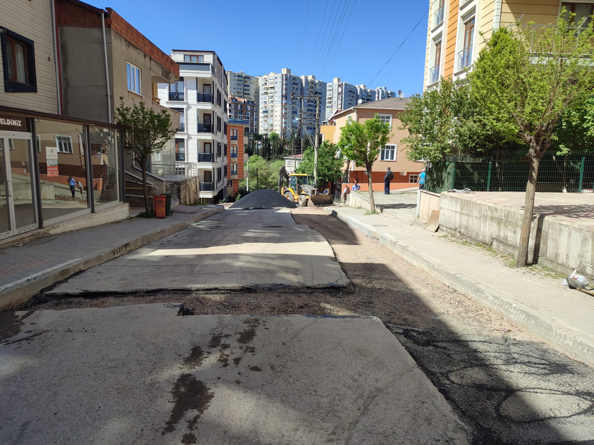 GEBZE BARIŞ MAHALLESİNDE ÜSTYAPI ÇALIŞMALARI YAPILIYOR