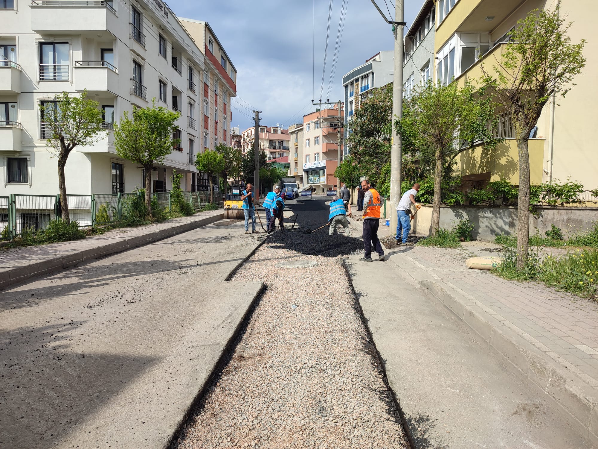 GEBZE BARIŞ MAHALLESİNDE ÜSTYAPI ÇALIŞMALARI YAPILIYOR