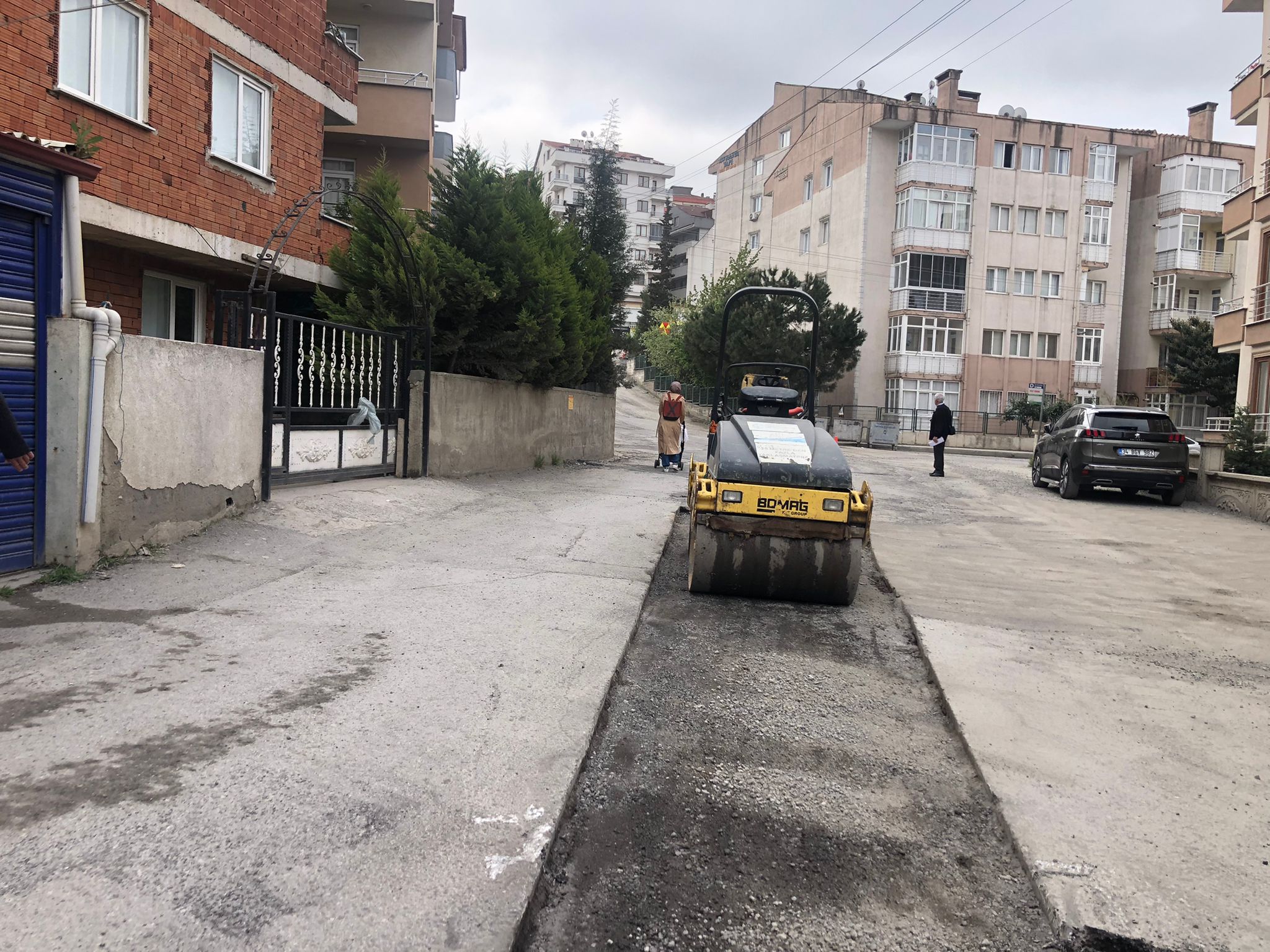 GEBZE BARIŞ MAHALLESİNDE ÜSTYAPI ÇALIŞMALARI YAPILIYOR