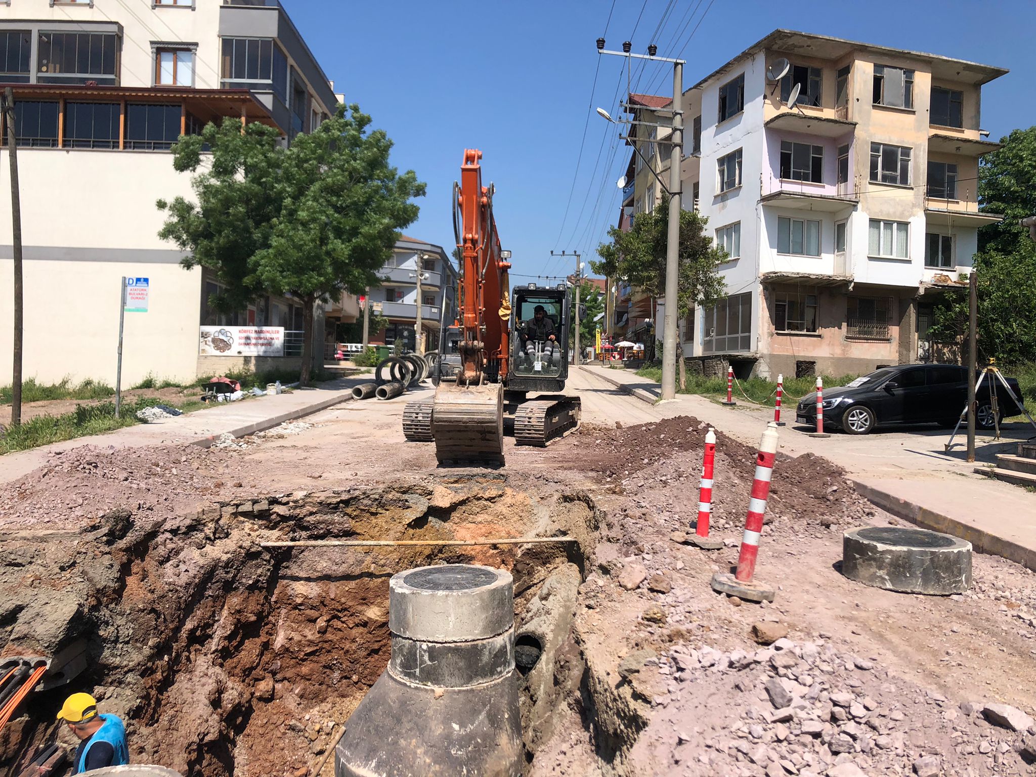 KÖRFEZ’DE 4 MAHALLEDE ALTYAPI ÇALIŞMALARI YAPILIYOR
