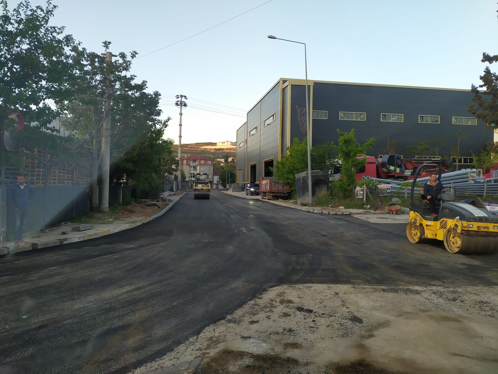 DİLOVASI’NDA ÜSTYAPI ÇALIŞMALARI YAPILIYOR