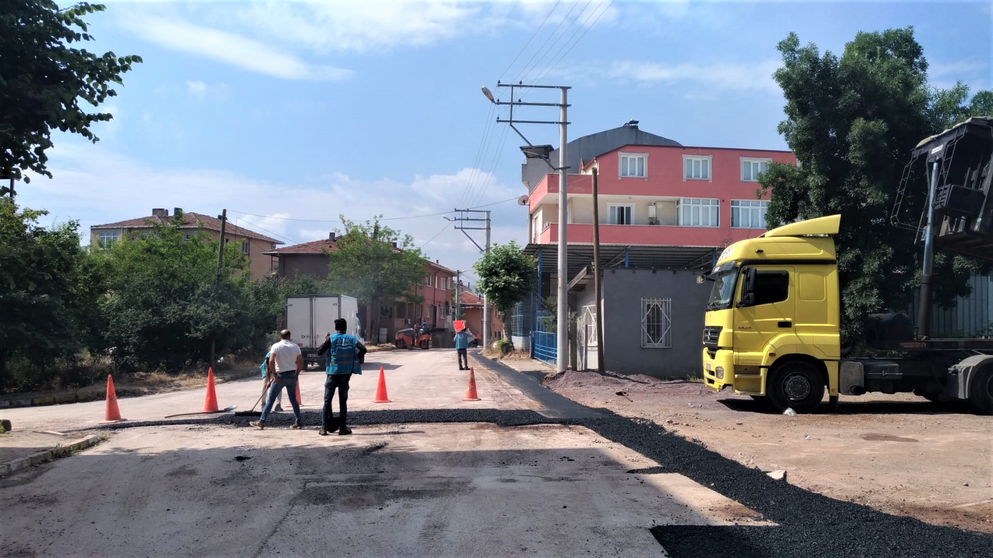 KÖRFEZ’DE 4 MAHALLEDE ÜSTYAPI ÇALIŞMALARI YAPILIYOR