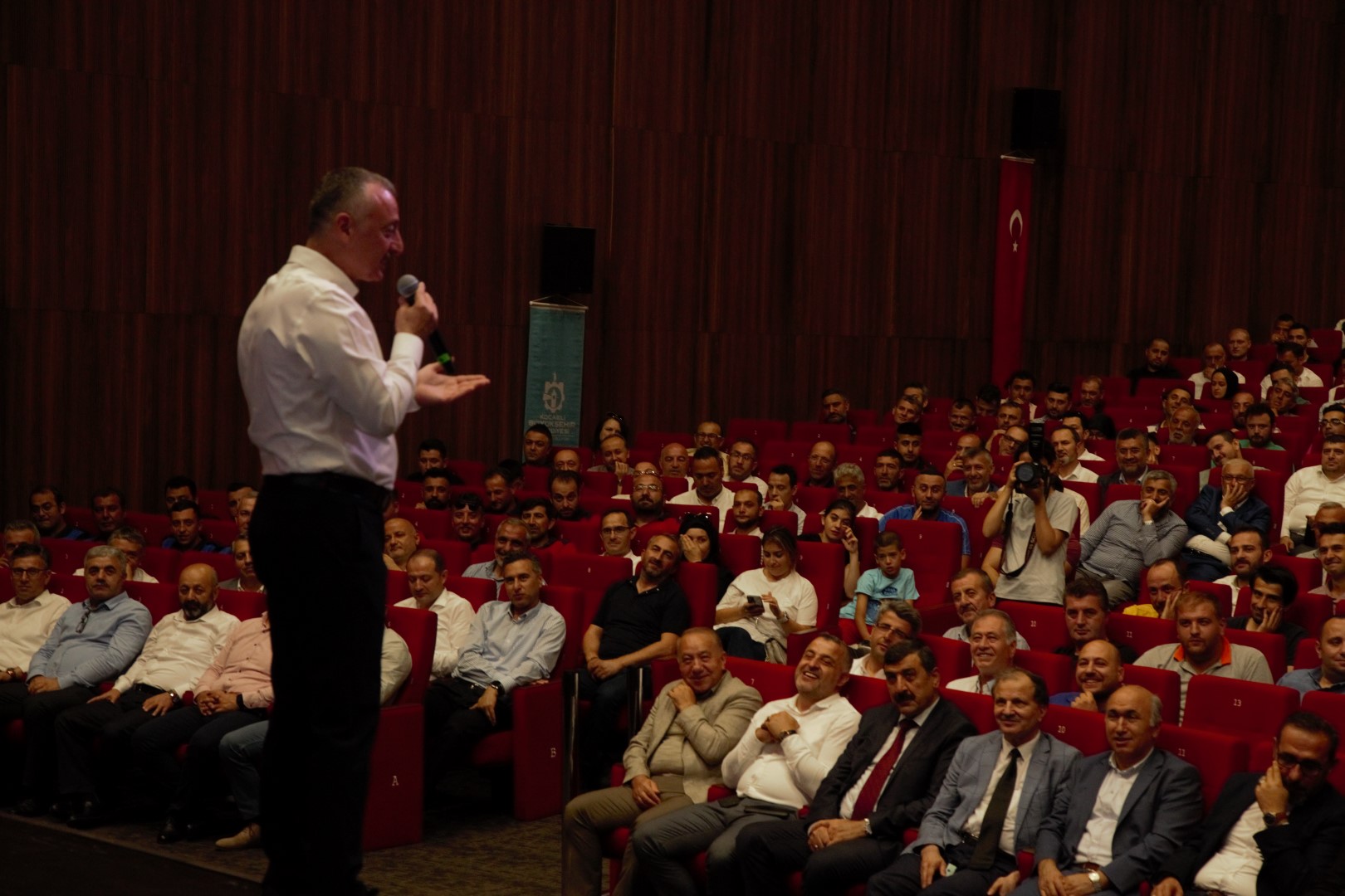 BAŞKAN BÜYÜKAKIN: %30 ZAM SİZE HELAL OLSUN