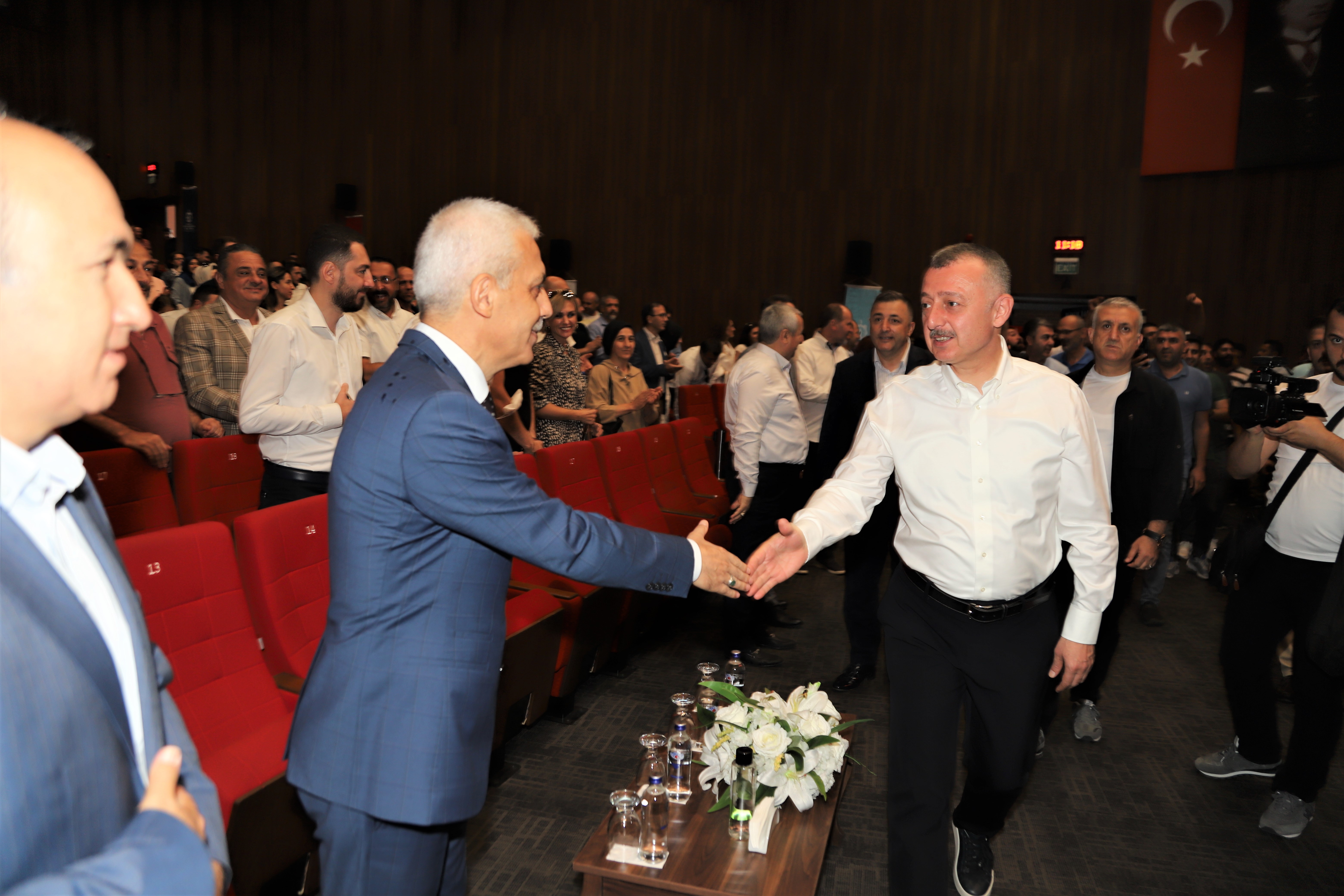 BAŞKAN BÜYÜKAKIN: %30 ZAM SİZE HELAL OLSUN