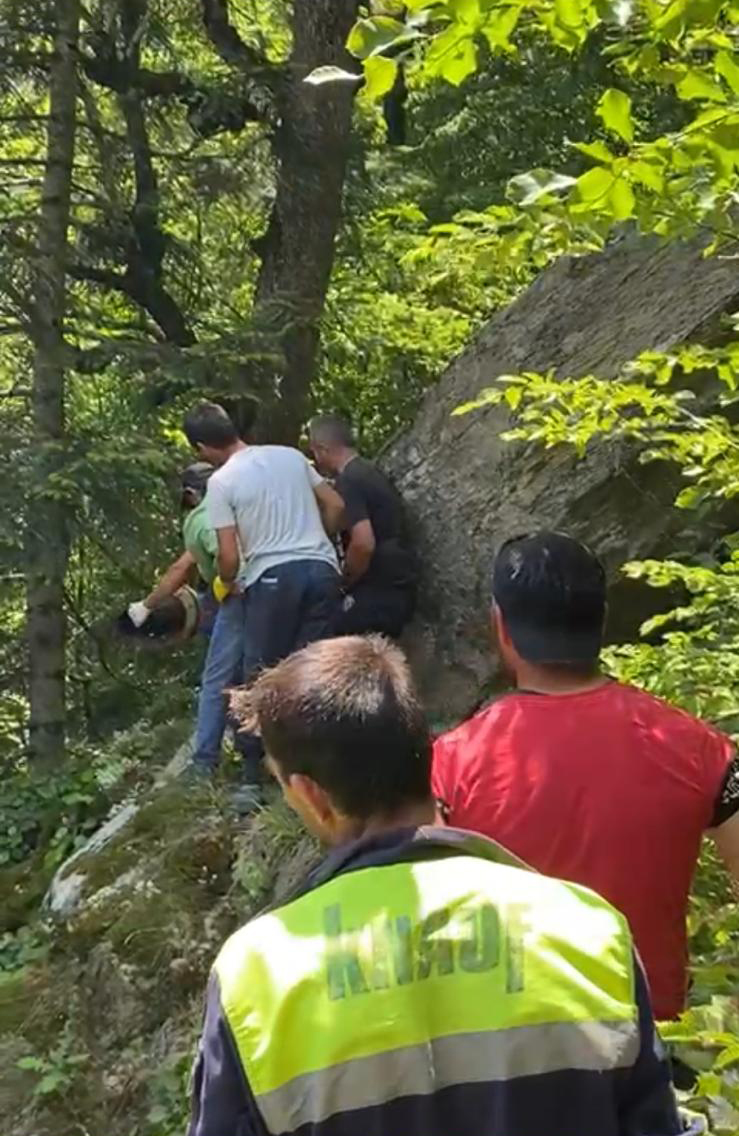 İSU, ZORLU ARAZI ŞARTLARINDA ARIZAYA MÜDAHALE ETTİ