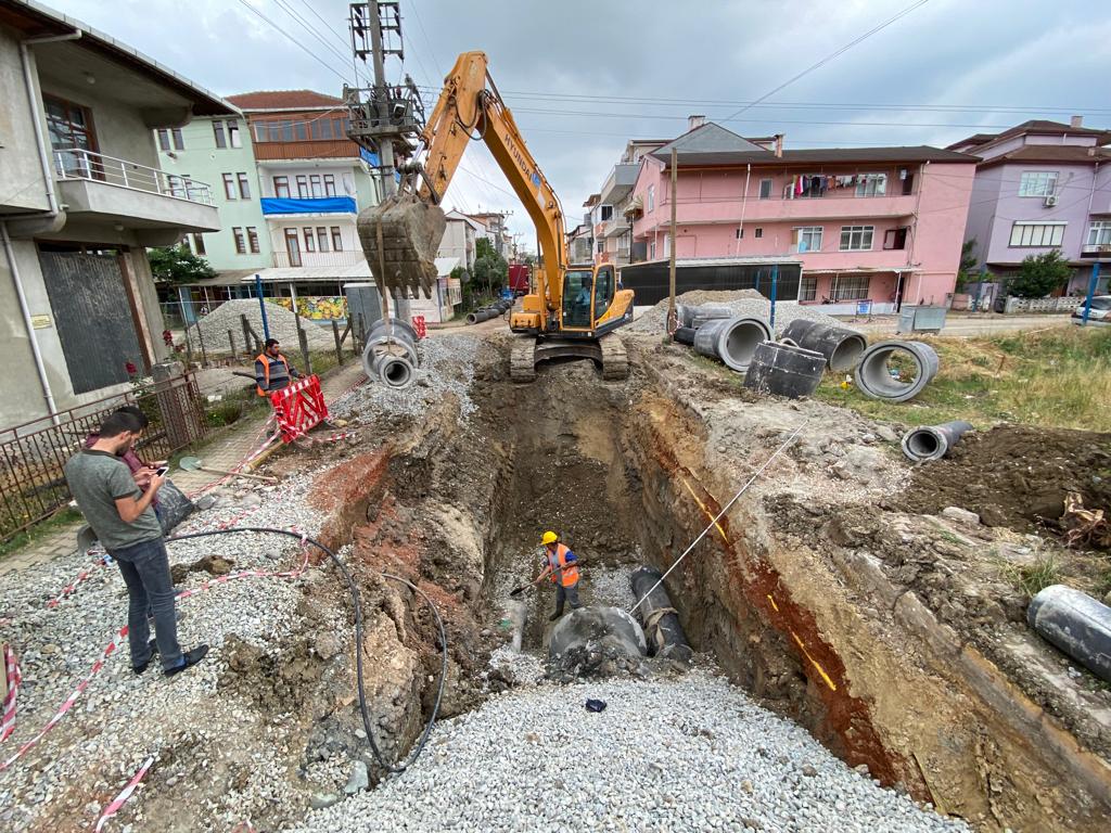 KARTEPE EMEKEVLER MAHALLESİ’NDE YOĞUN ALTYAPI ÇALIŞMALARI